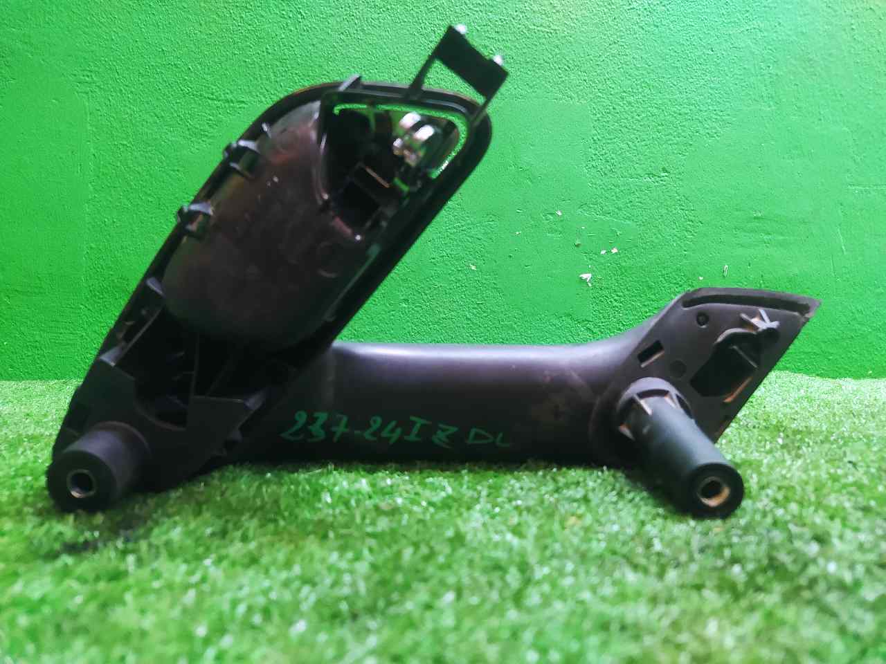 MANETA INTERIOR DELANTERA IZQUIERDA