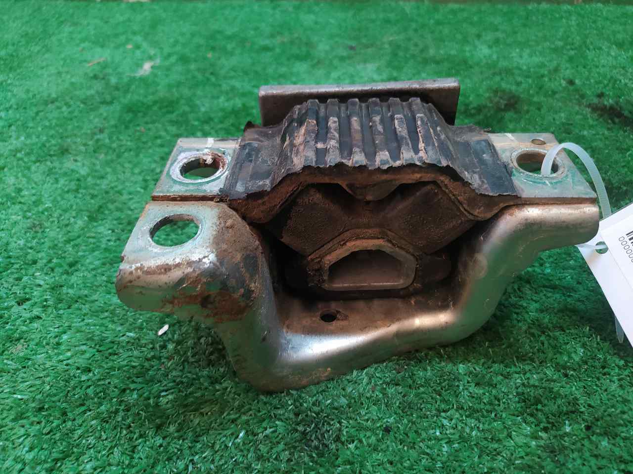 SOPORTE MOTOR DERECHO