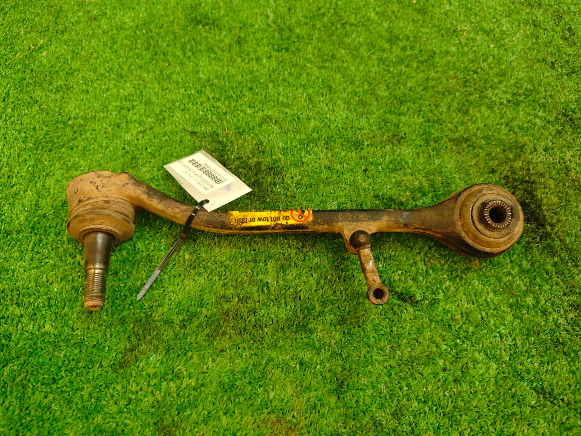 BRAZO SUSPENSION INFERIOR DELANTERO DERECHO