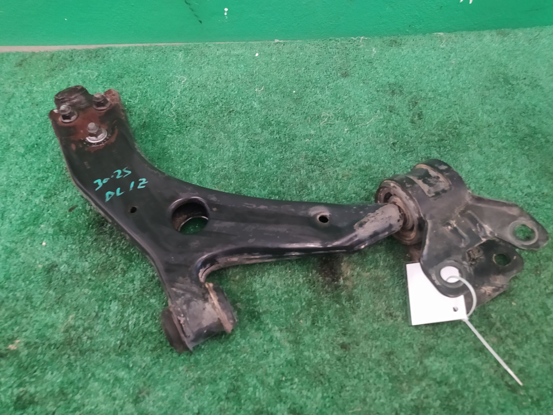 BRAZO SUSPENSION DELANTERO IZQUIERDO