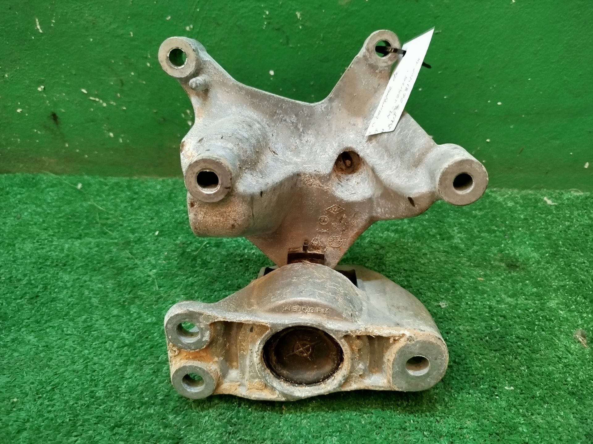 SOPORTE MOTOR DELANTERO