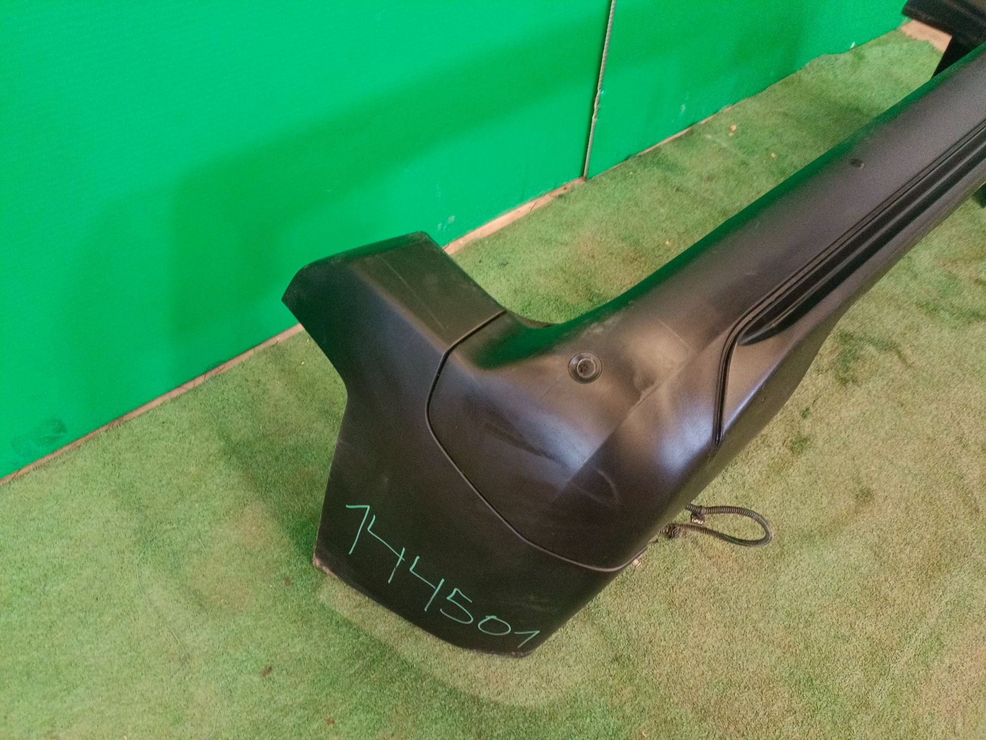 PARAGOLPES TRASERO