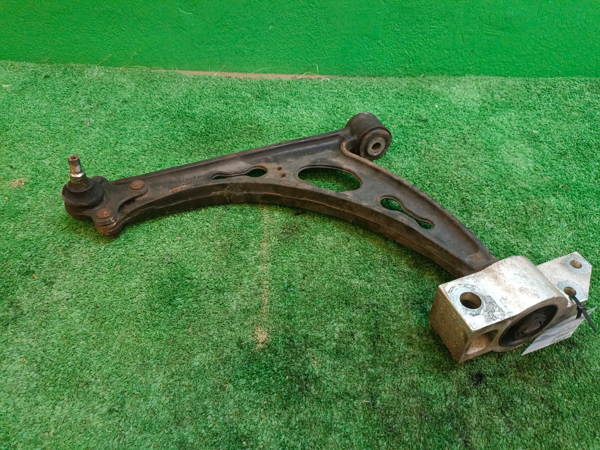 Tienda BRAZO SUSPENSION INFERIOR DELANTERO IZQUIERDO