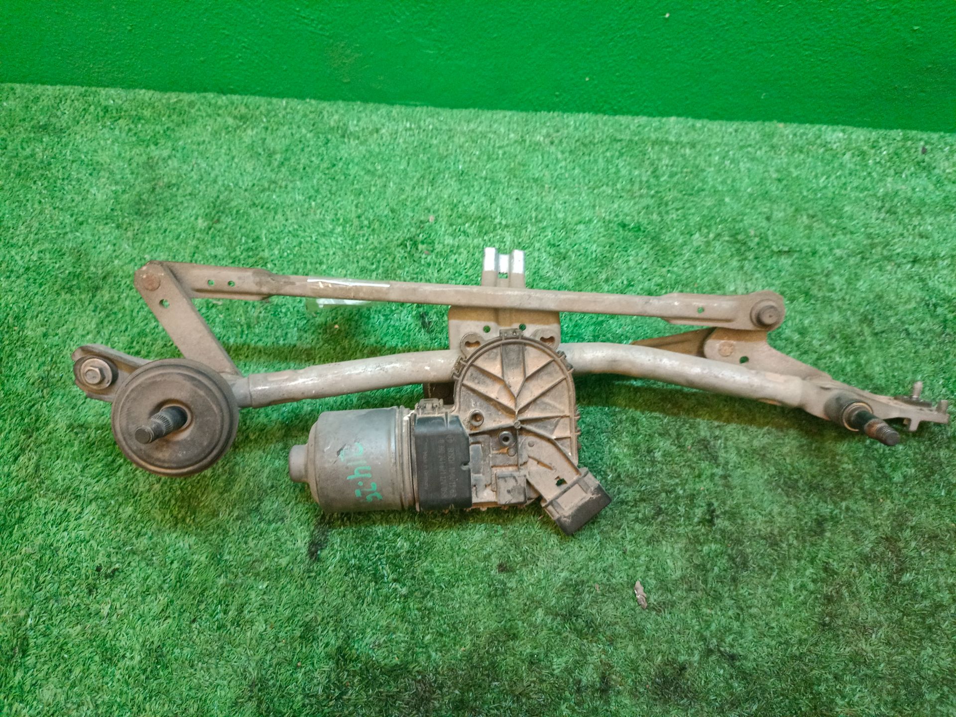 MOTOR LIMPIA DELANTERO