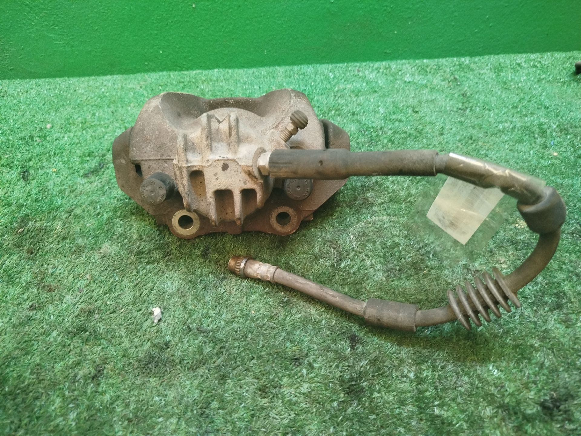 PINZA DE FRENO DELANTERA DERECHA