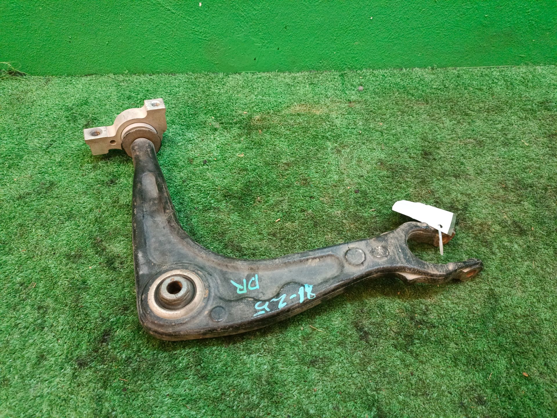 BRAZO SUSPENSION DELANTERO DERECHO