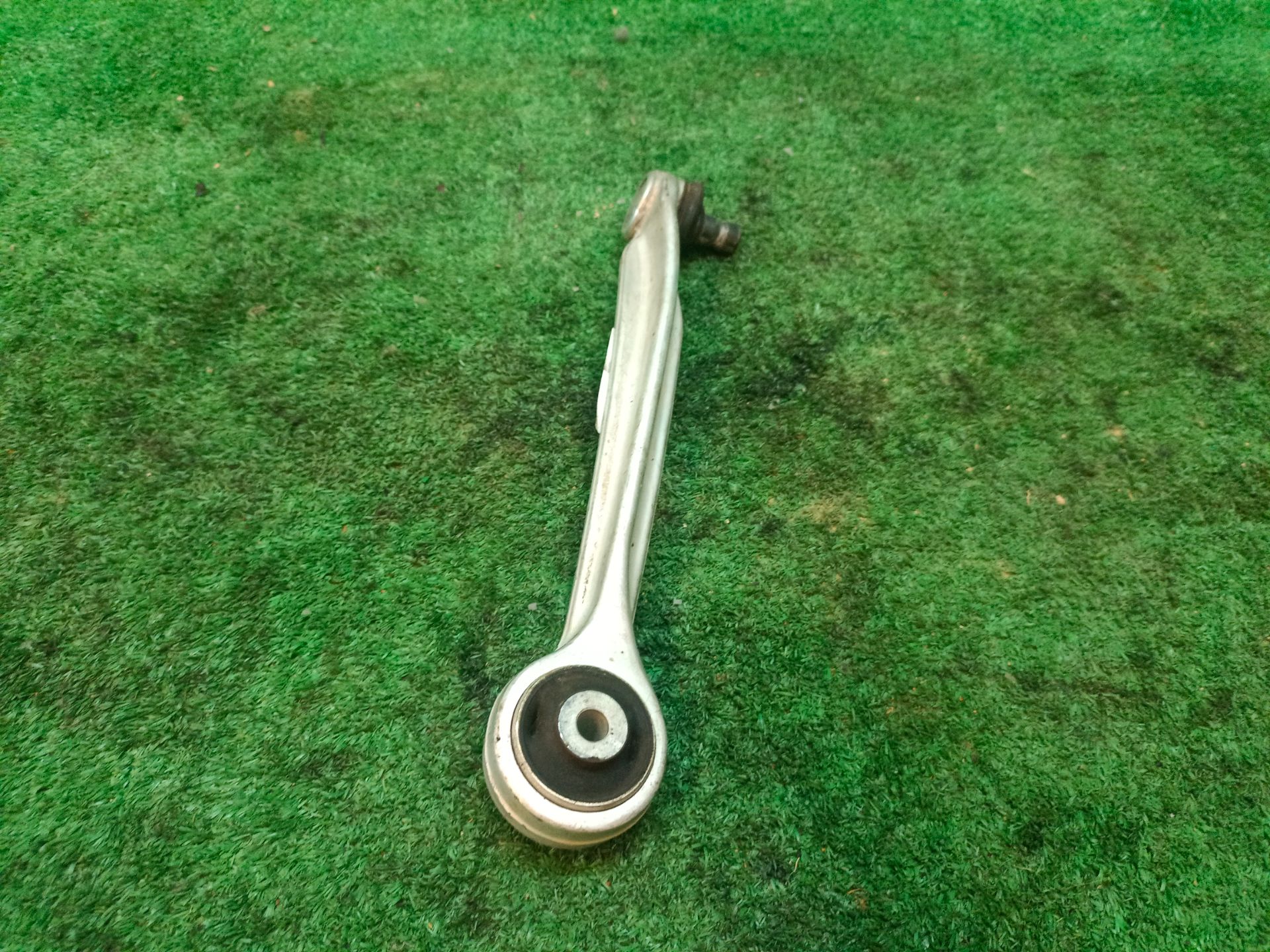 BRAZO SUSPENSION DELANTERO IZQUIERDO