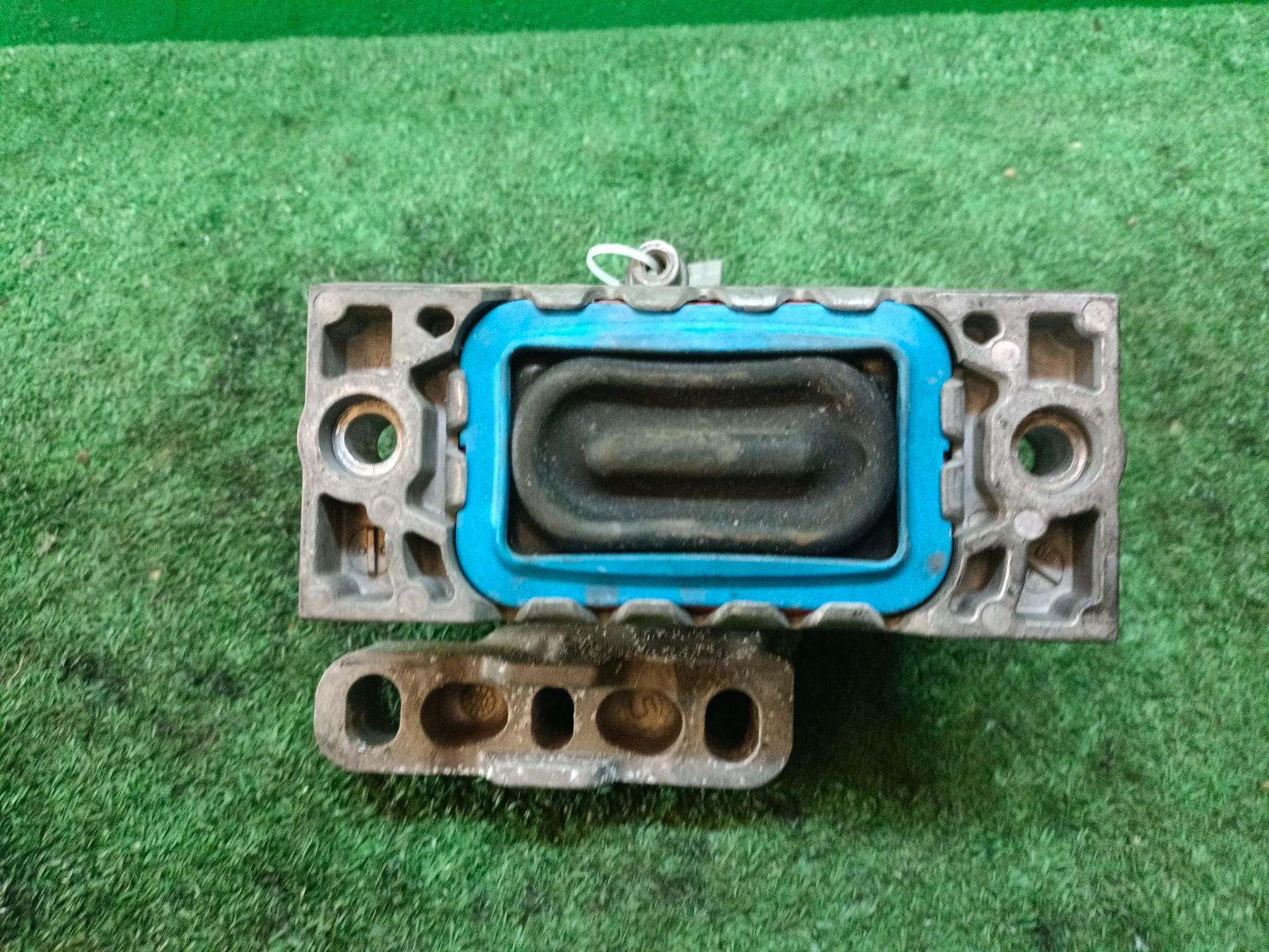 SOPORTE MOTOR DERECHO