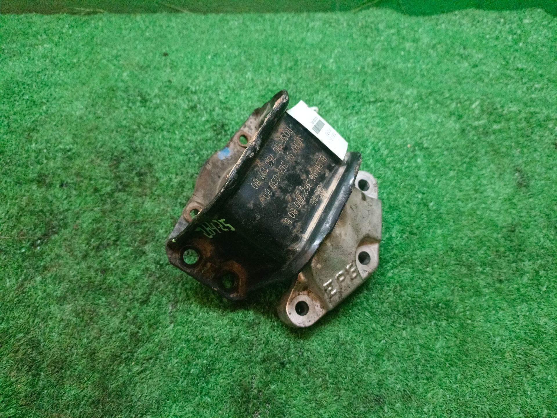 SOPORTE MOTOR DERECHO