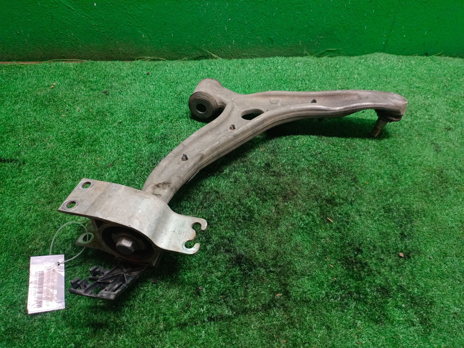 BRAZO SUSPENSION DELANTERO IZQUIERDO