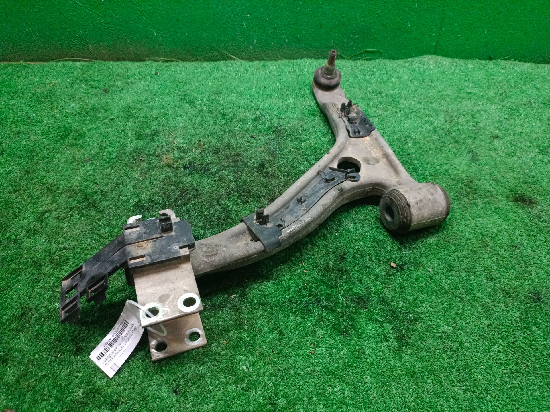 BRAZO SUSPENSION DELANTERO IZQUIERDO
