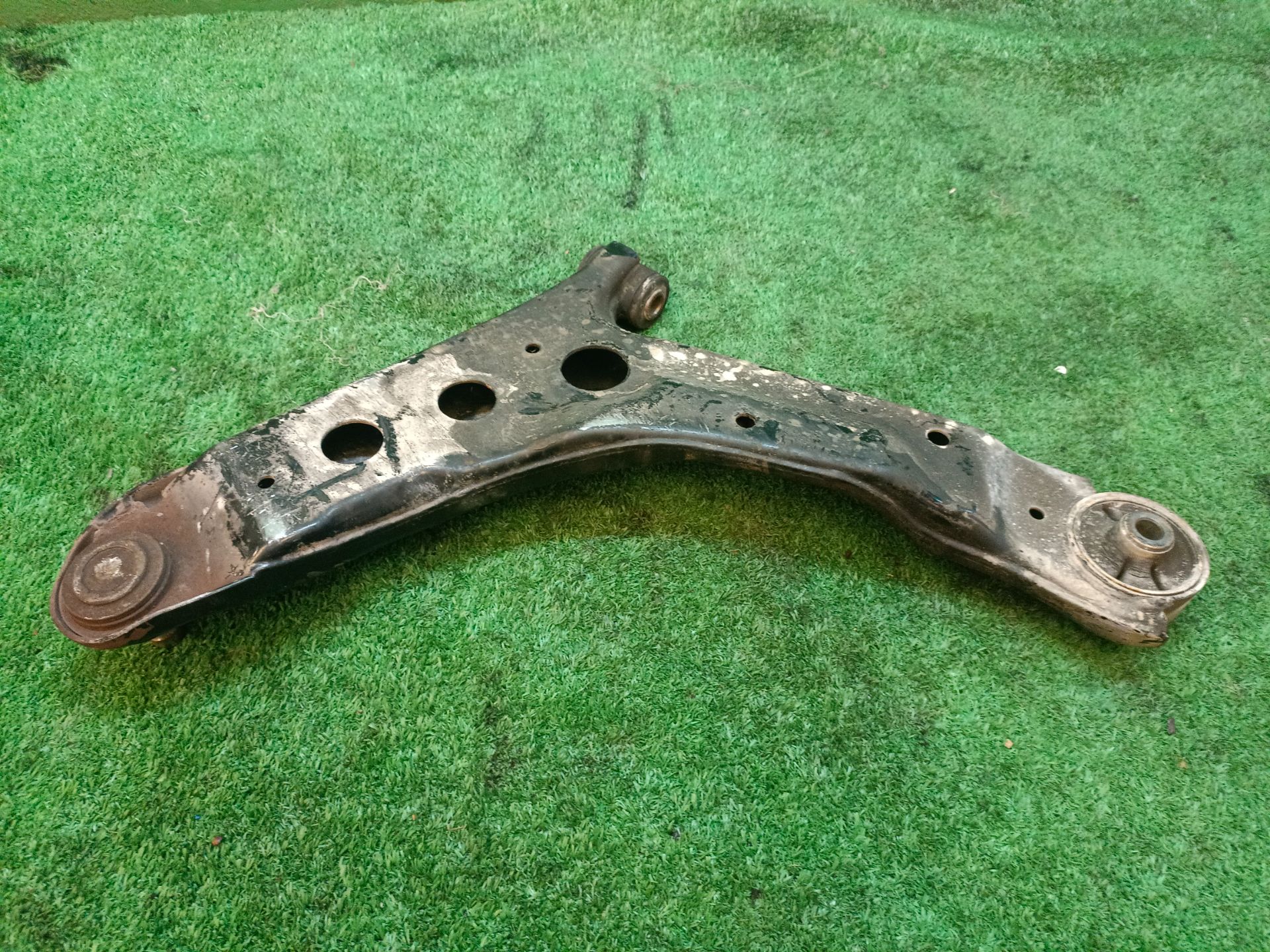 BRAZO SUSPENSION DELANTERO DERECHO