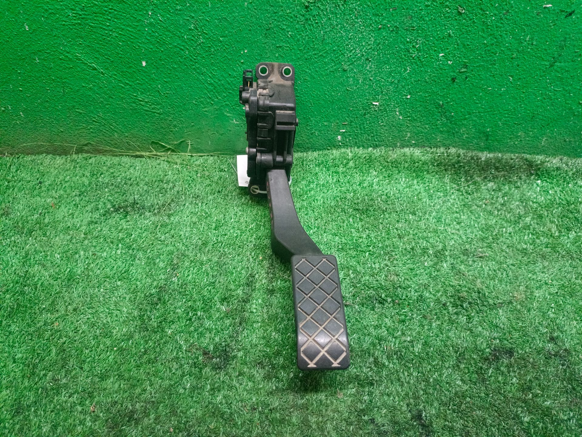 PEDAL ACELERADOR