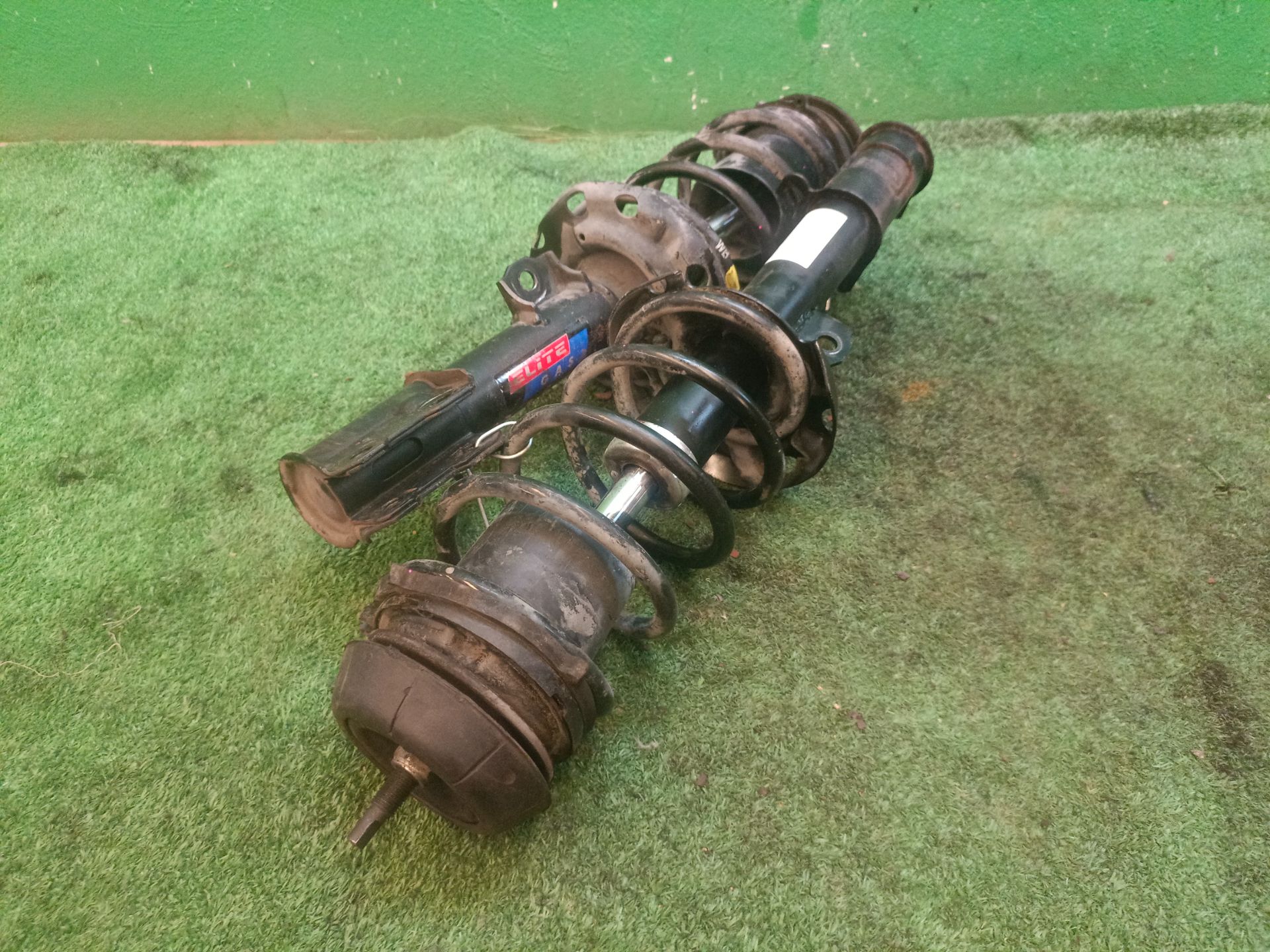 JUEGO AMORTIGUADORES DELANTERO