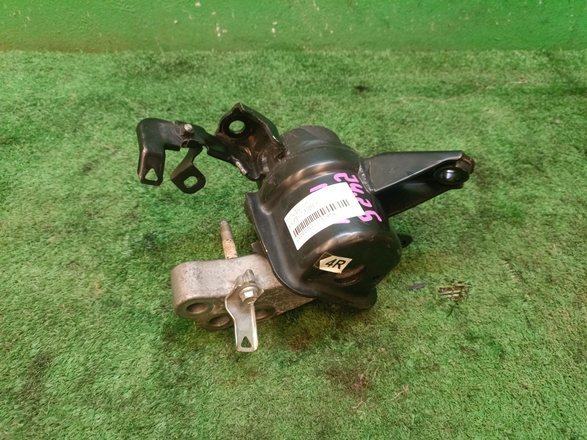 SOPORTE MOTOR DERECHO