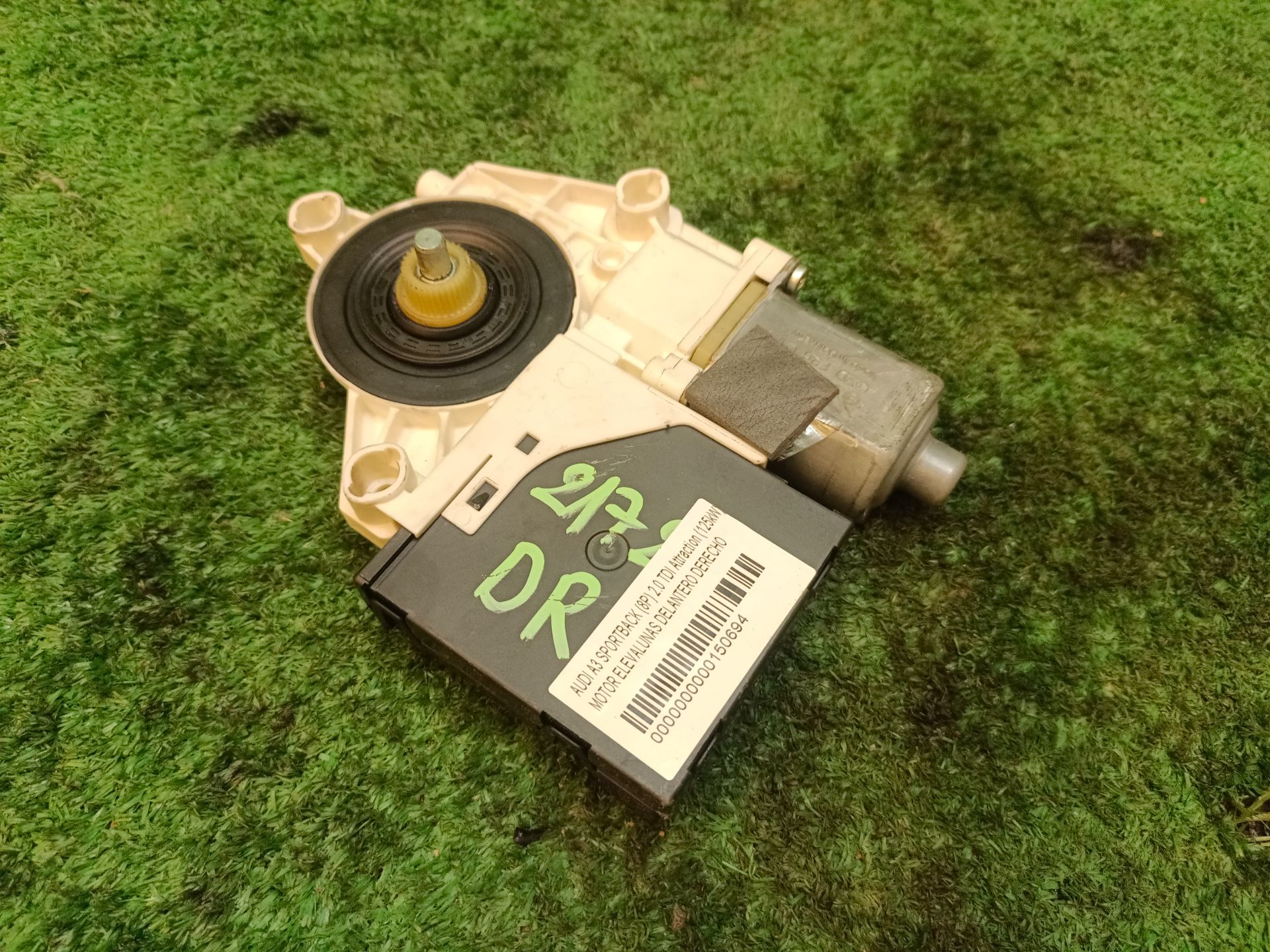 MOTOR ELEVALUNAS DELANTERO DERECHO