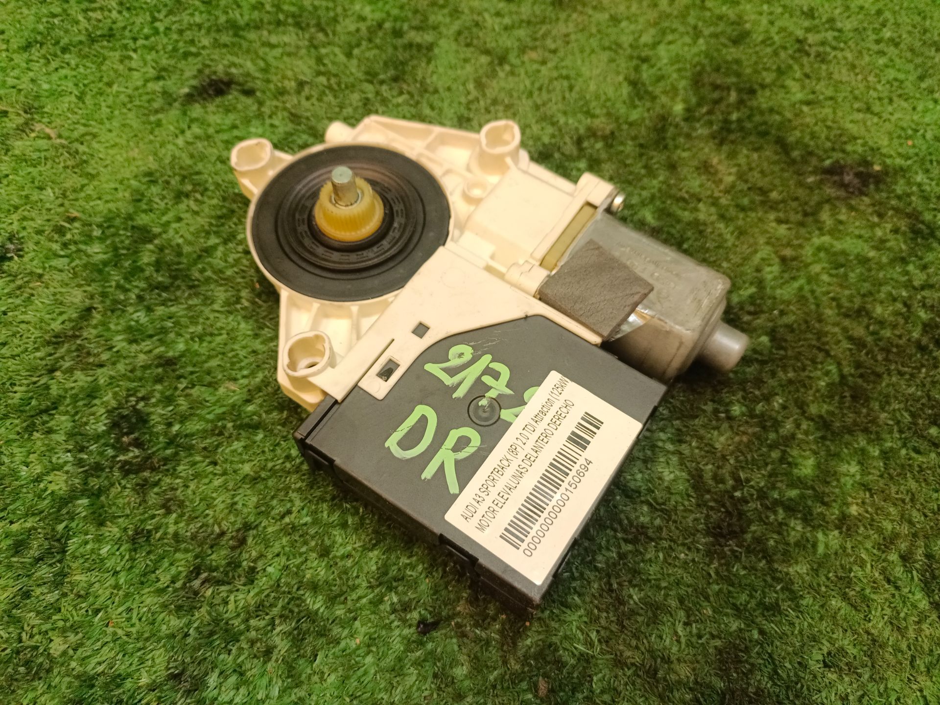 MOTOR ELEVALUNAS DELANTERO DERECHO