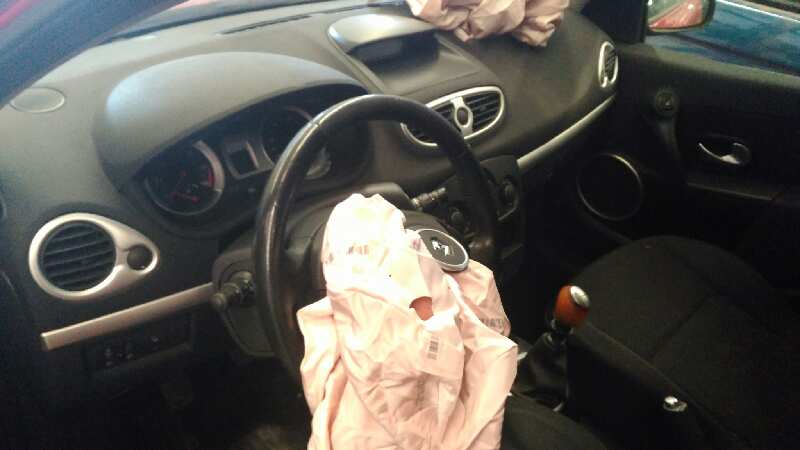 SIN DEFINIR BANDEJA TRASERA RENAULT CLIO III 2006 937 devimagesvext/08283e45-1ba6-4c70-9a92-5b0ff35685bb/migcrv/imagenes/000/000/021/000000021928.jpeg