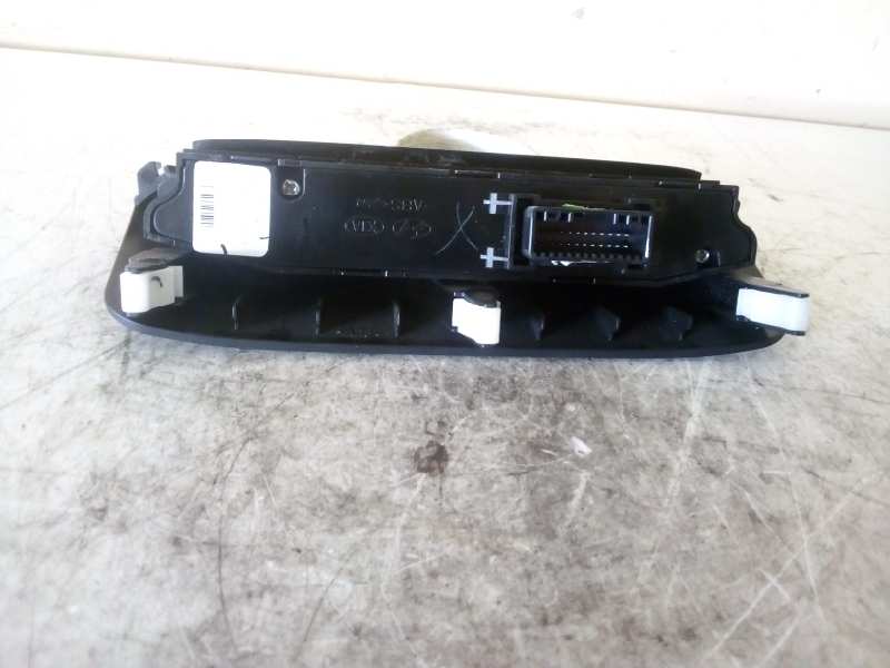 SIN DEFINIR  HYUNDAI I20 2016 7050 devimagesvext/08283e45-1ba6-4c70-9a92-5b0ff35685bb/migcrv/imagenes/000/000/115/000000115968.jpeg
