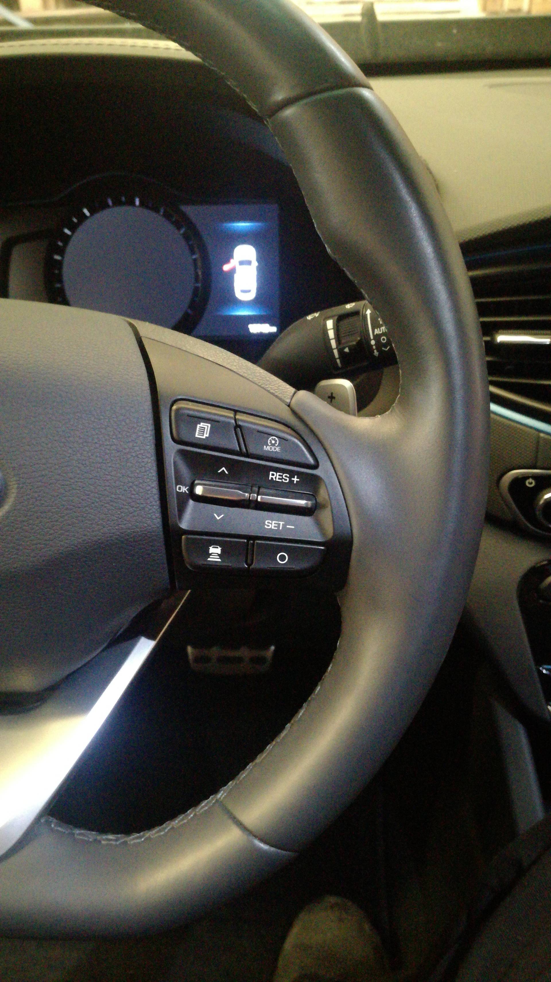 SIN DEFINIR VOLANTE HYUNDAI IONIQ 2018 25934 devimagesvext/08283e45-1ba6-4c70-9a92-5b0ff35685bb/migcrv/imagenes/000/000/252/000000252816.jpeg