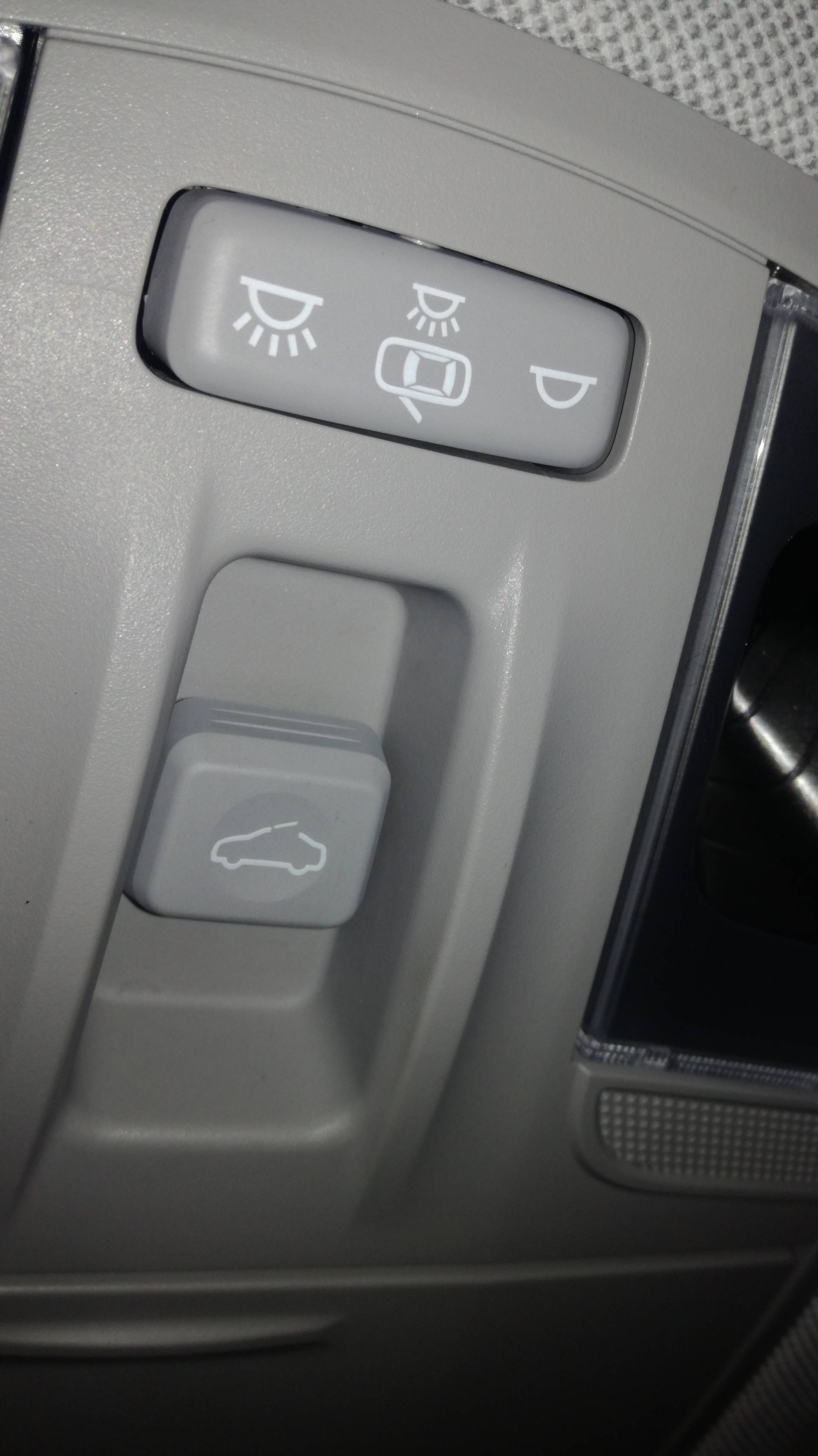 SIN DEFINIR LUZ INTERIOR HYUNDAI IONIQ 2018 31366 devimagesvext/08283e45-1ba6-4c70-9a92-5b0ff35685bb/migcrv/imagenes/000/000/252/000000252854.jpeg
