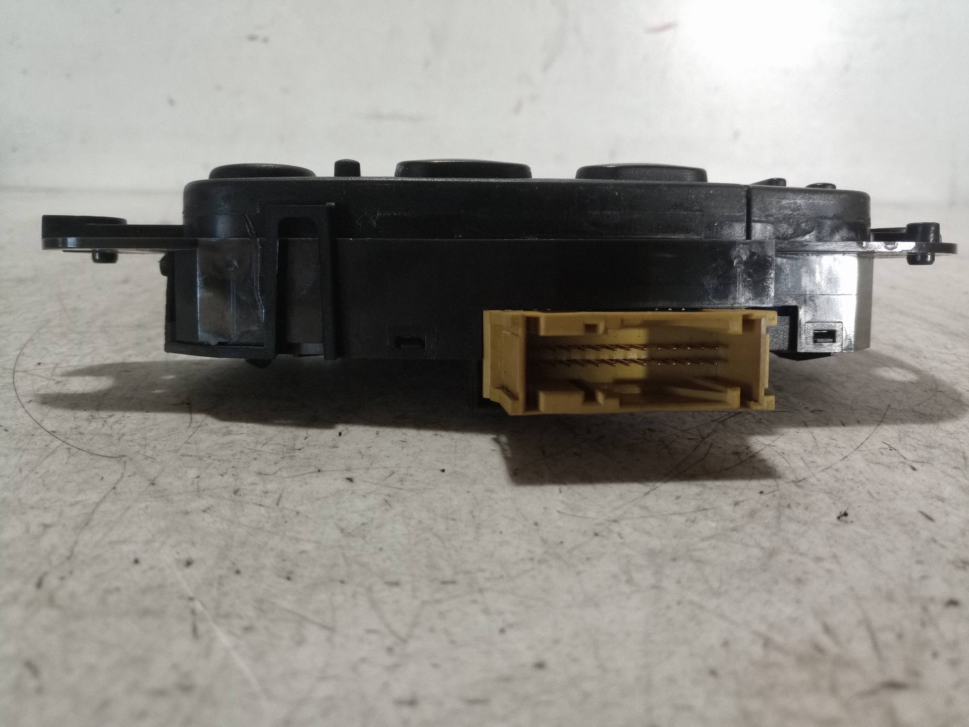 2R8314540AD MANDO ELEVALUNAS DELANTERO IZQUIERDO JAGUAR S-TYPE 2004 23323 devimagesvext/08283e45-1ba6-4c70-9a92-5b0ff35685bb/migcrv/imagenes/000/000/310/000000310460.jpeg