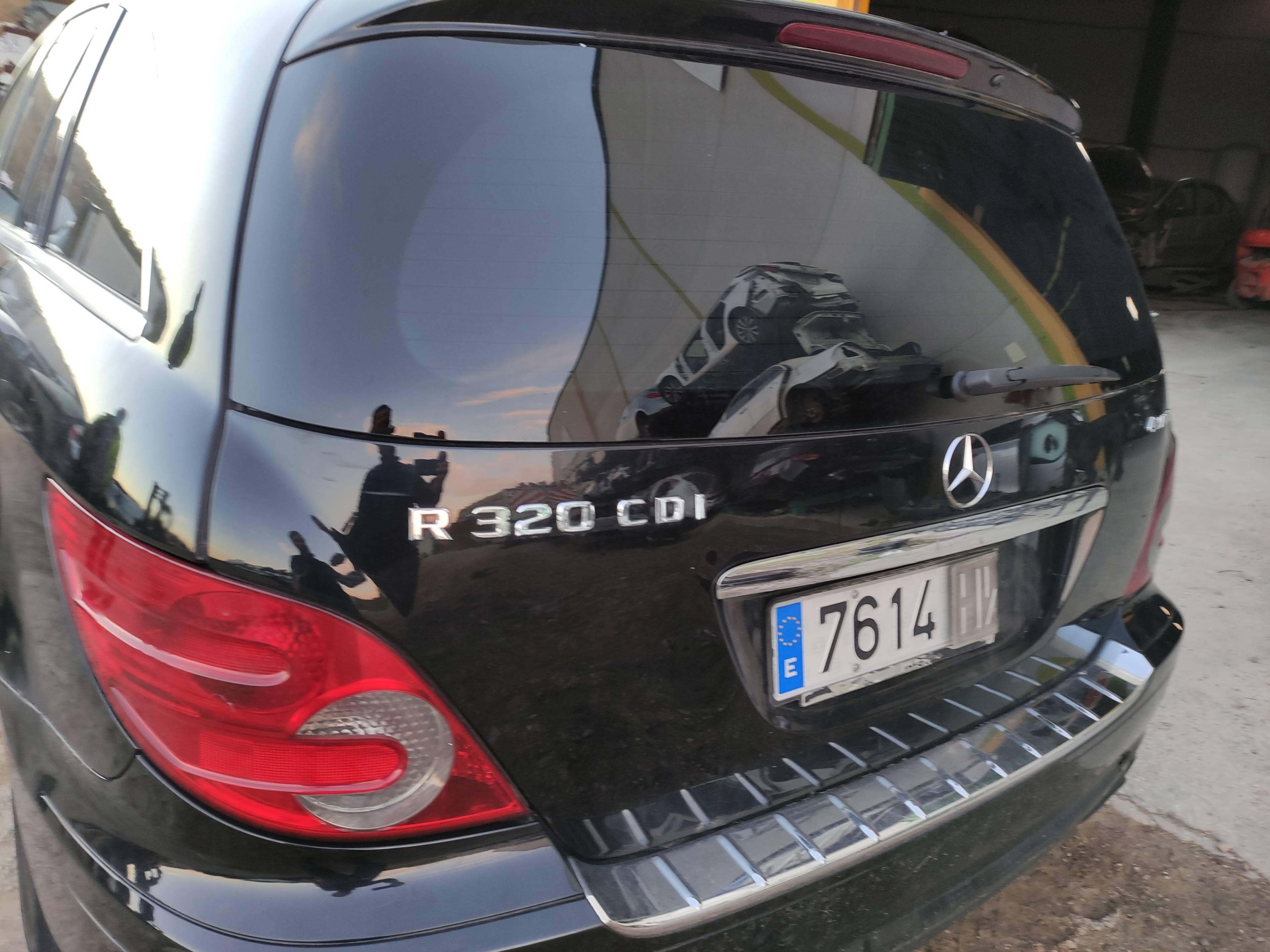 SIN DEFINIR PORTON TRASERO MERCEDES-BENZ R 2009 30655 devimagesvext/08283e45-1ba6-4c70-9a92-5b0ff35685bb/migcrv/imagenes/000/000/326/000000326766.jpeg