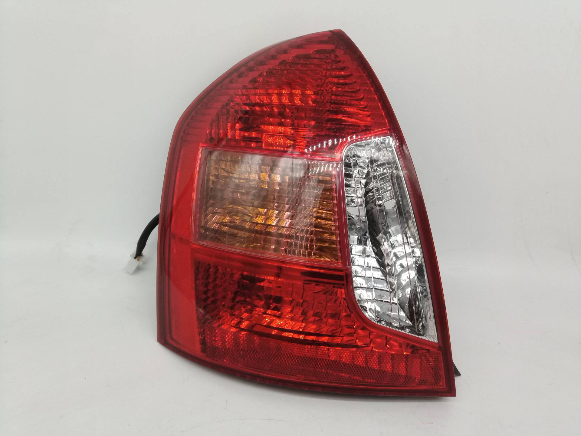 SIN DEFINIR PILOTO TRASERO IZQUIERDO HYUNDAI ACCENT 2006 31847 devimagesvext/08283e45-1ba6-4c70-9a92-5b0ff35685bb/migcrv/imagenes/000/000/346/000000346630.jpeg