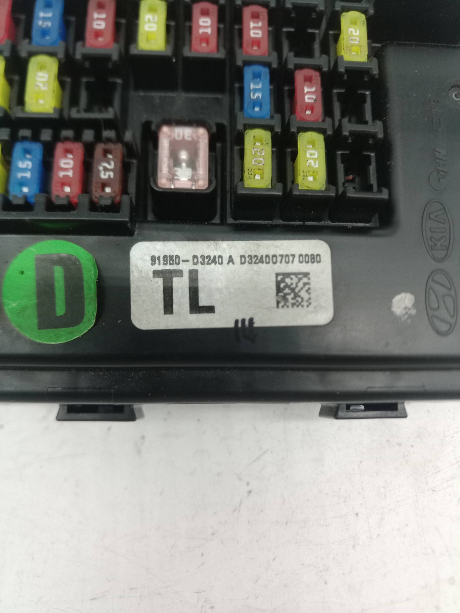 91950D3240A CAJA RELES FUSIBLES HYUNDAI TUCSON 2015 18392 devimagesvext/08283e45-1ba6-4c70-9a92-5b0ff35685bb/migcrv/imagenes/000/000/354/000000354408.jpeg