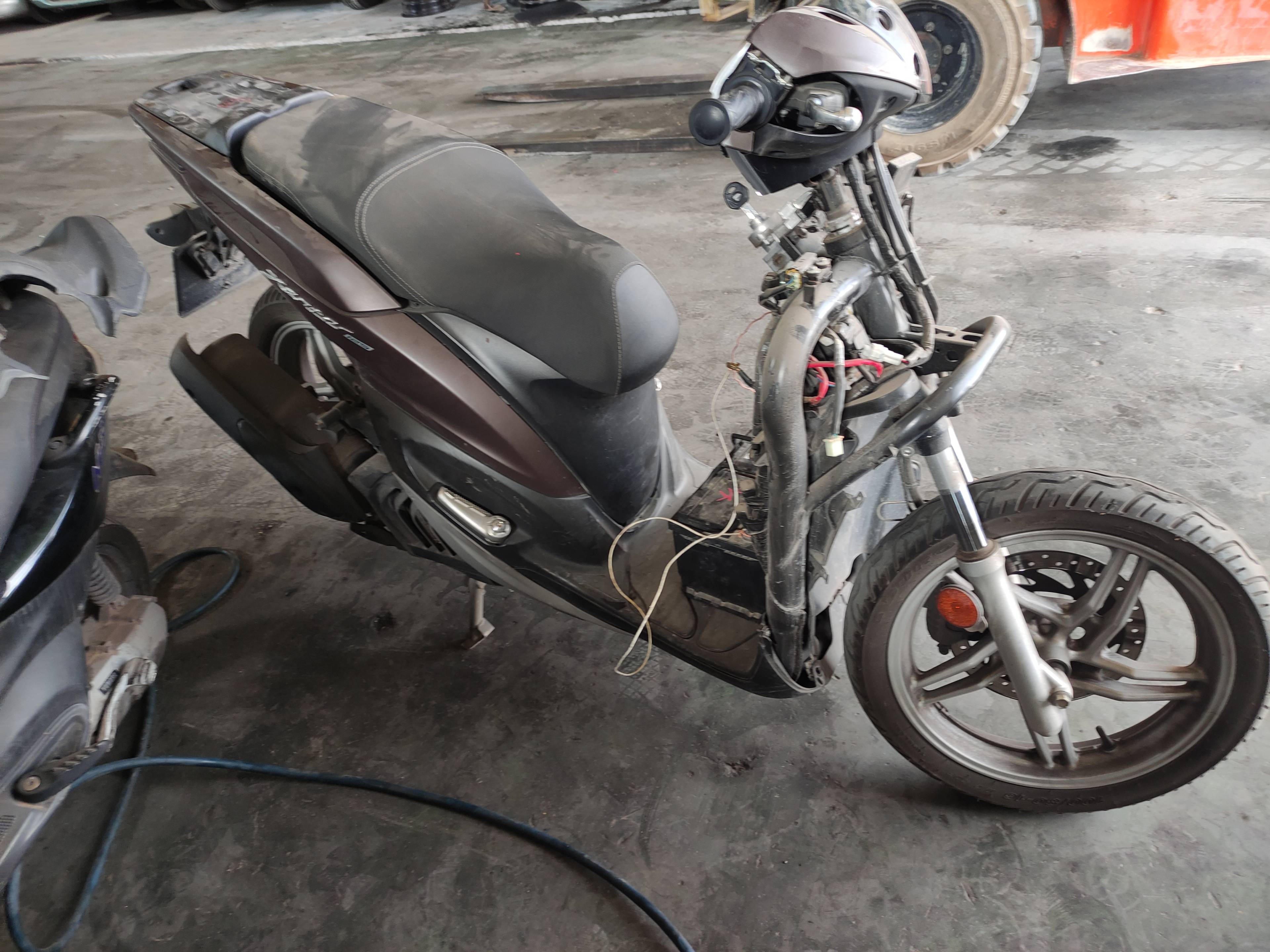SIN DEFINIR MANDO LIMPIA YAMAHA XENTER 125 2018 22639 devimagesvext/08283e45-1ba6-4c70-9a92-5b0ff35685bb/migcrv/imagenes/000/000/376/000000376174.jpeg