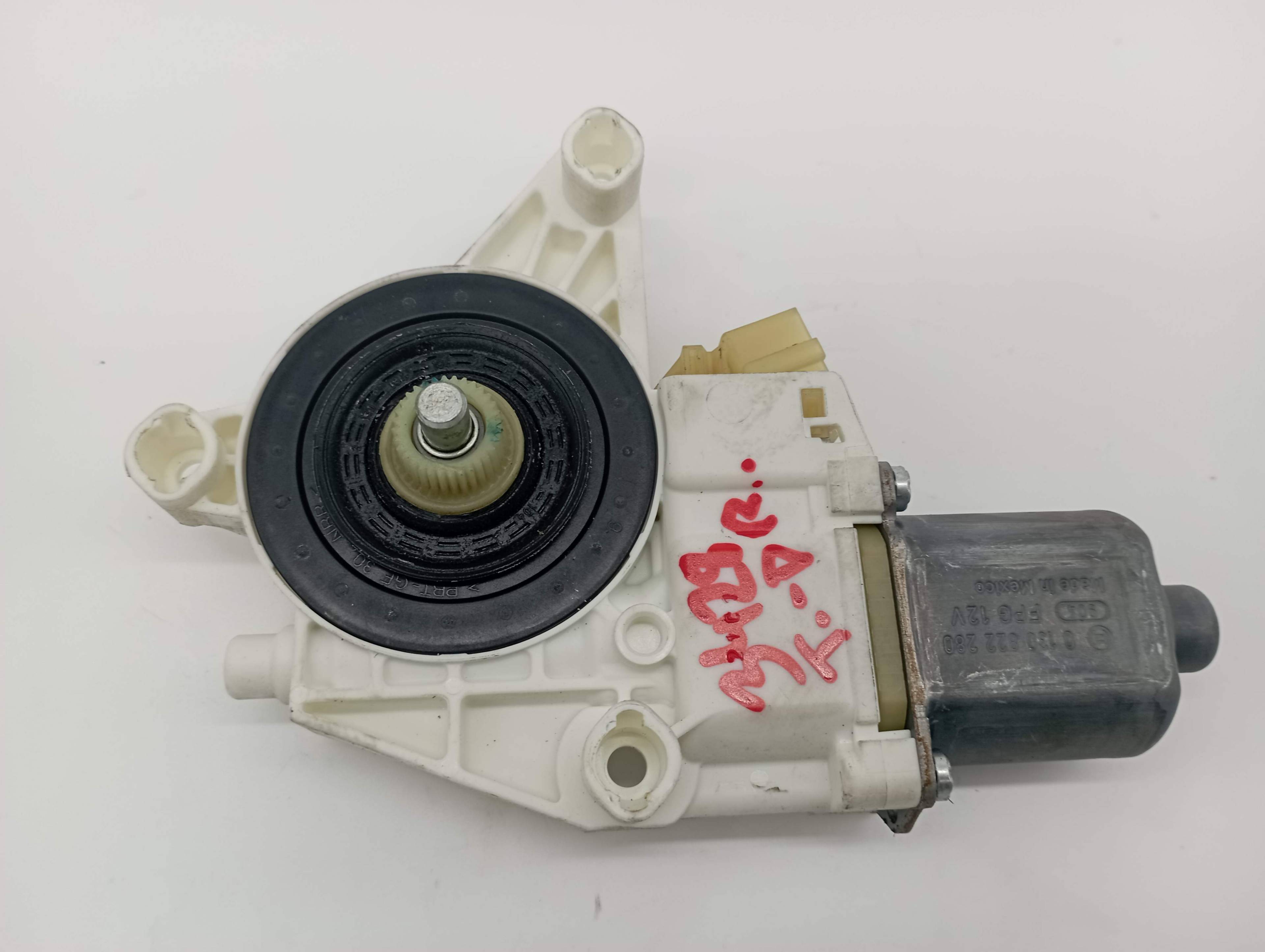 0130822280 MOTOR ELEVALUNAS TRASERO DERECHO MERCEDES-BENZ R 2009 18056 devimagesvext/08283e45-1ba6-4c70-9a92-5b0ff35685bb/migcrv/imagenes/000/000/388/000000388954.jpeg