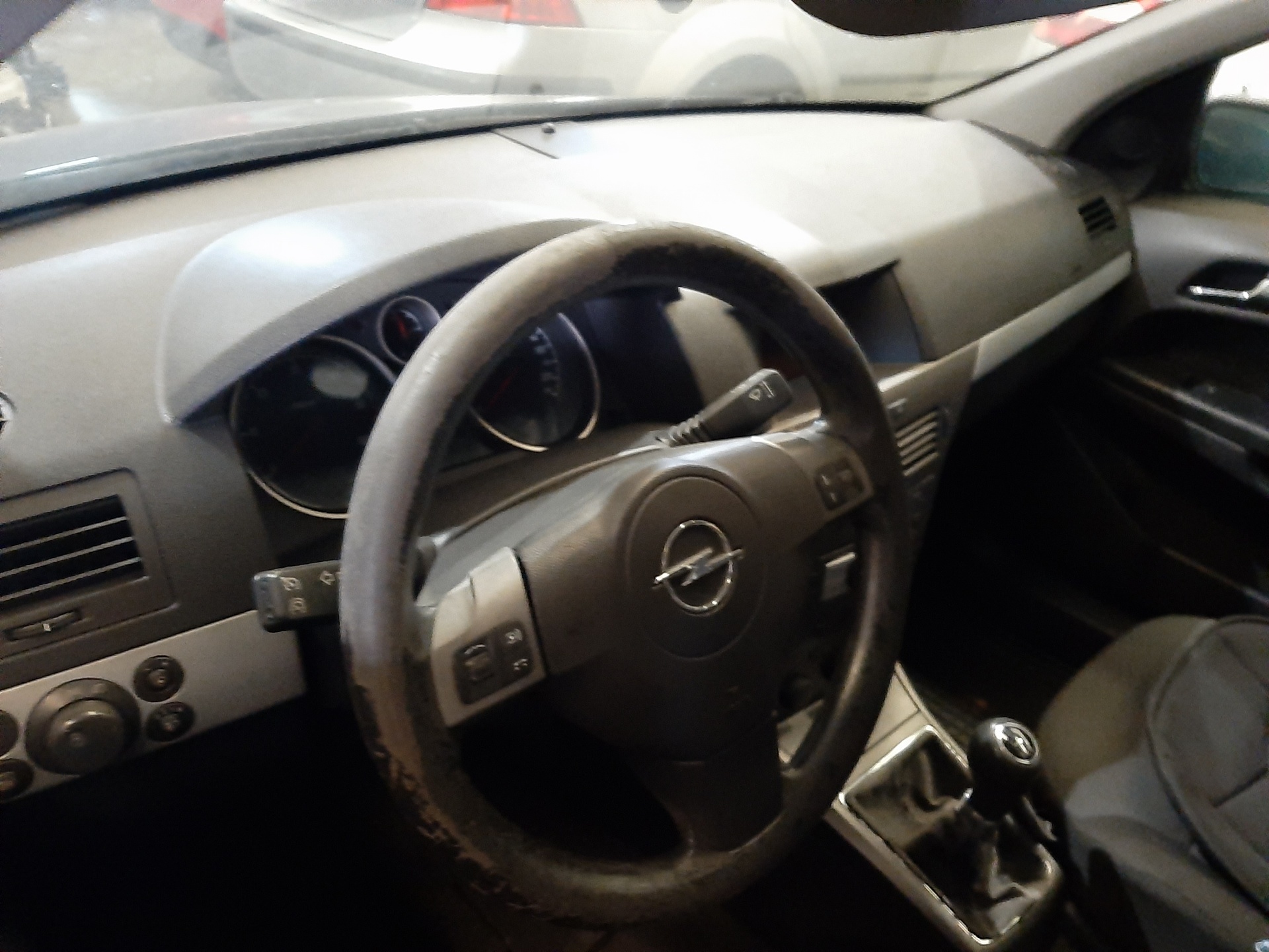 SIN DEFINIR BANDEJA TRASERA OPEL ASTRA H CARAVAN 2005 26322 devimagesvext/08283e45-1ba6-4c70-9a92-5b0ff35685bb/migcrv/imagenes/000/000/398/000000398970.jpeg