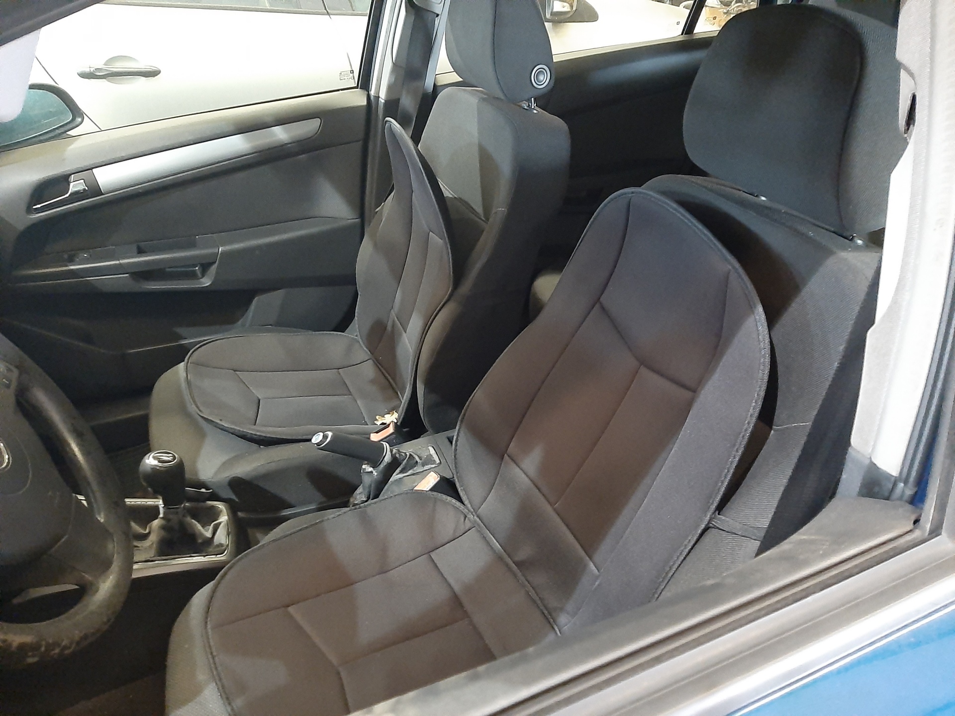 SIN DEFINIR BANDEJA TRASERA OPEL ASTRA H CARAVAN 2005 26322 devimagesvext/08283e45-1ba6-4c70-9a92-5b0ff35685bb/migcrv/imagenes/000/000/398/000000398972.jpeg