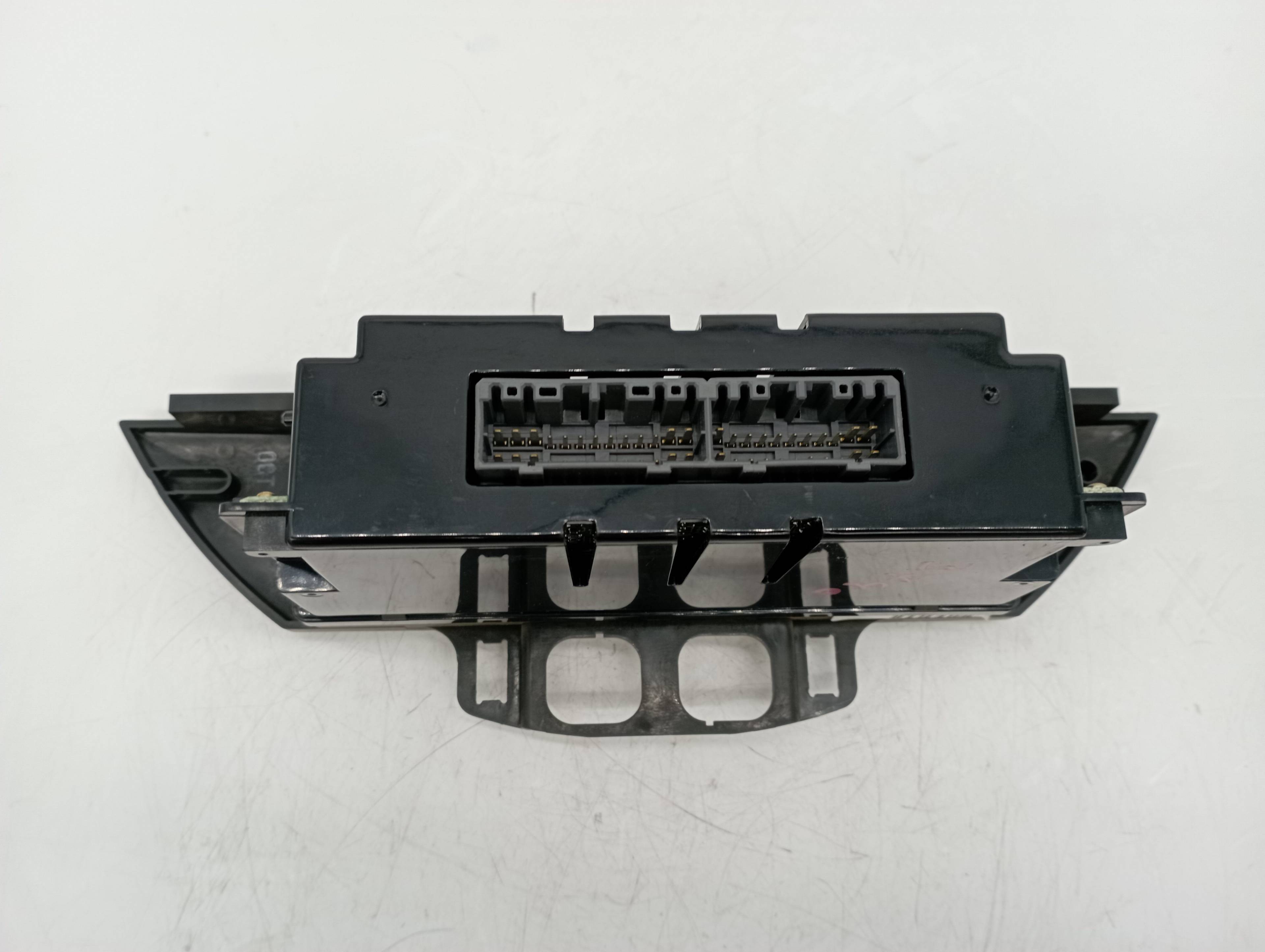 XR8H18C612AL MANDO CLIMATIZADOR JAGUAR S-TYPE 2000 25032 devimagesvext/08283e45-1ba6-4c70-9a92-5b0ff35685bb/migcrv/imagenes/000/000/426/000000426206.jpeg