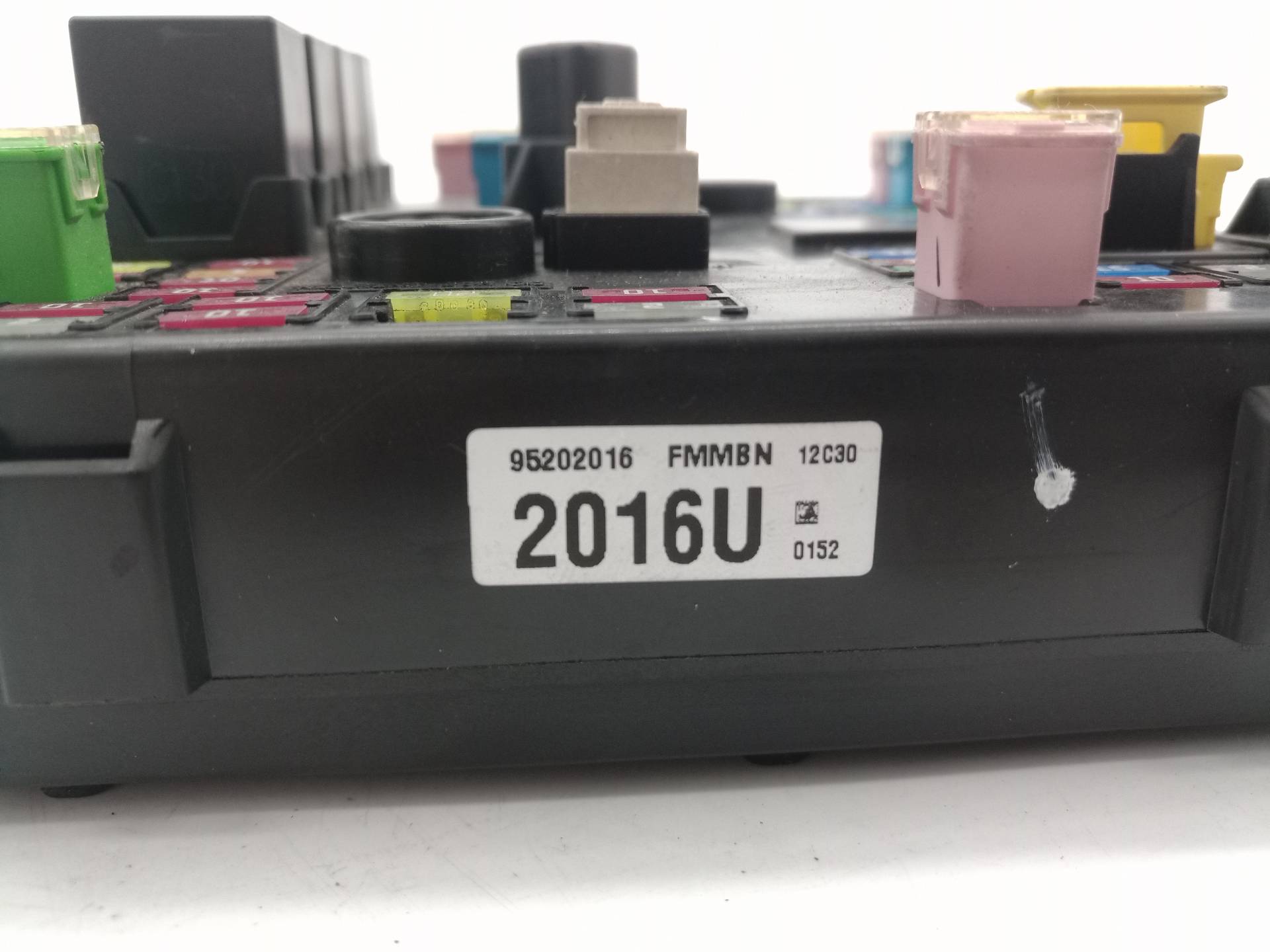 95202016 CAJA RELES FUSIBLES CHEVROLET CAPTIVA 2012 18153 devimagesvext/08283e45-1ba6-4c70-9a92-5b0ff35685bb/migcrv/imagenes/000/000/433/000000433994.jpeg