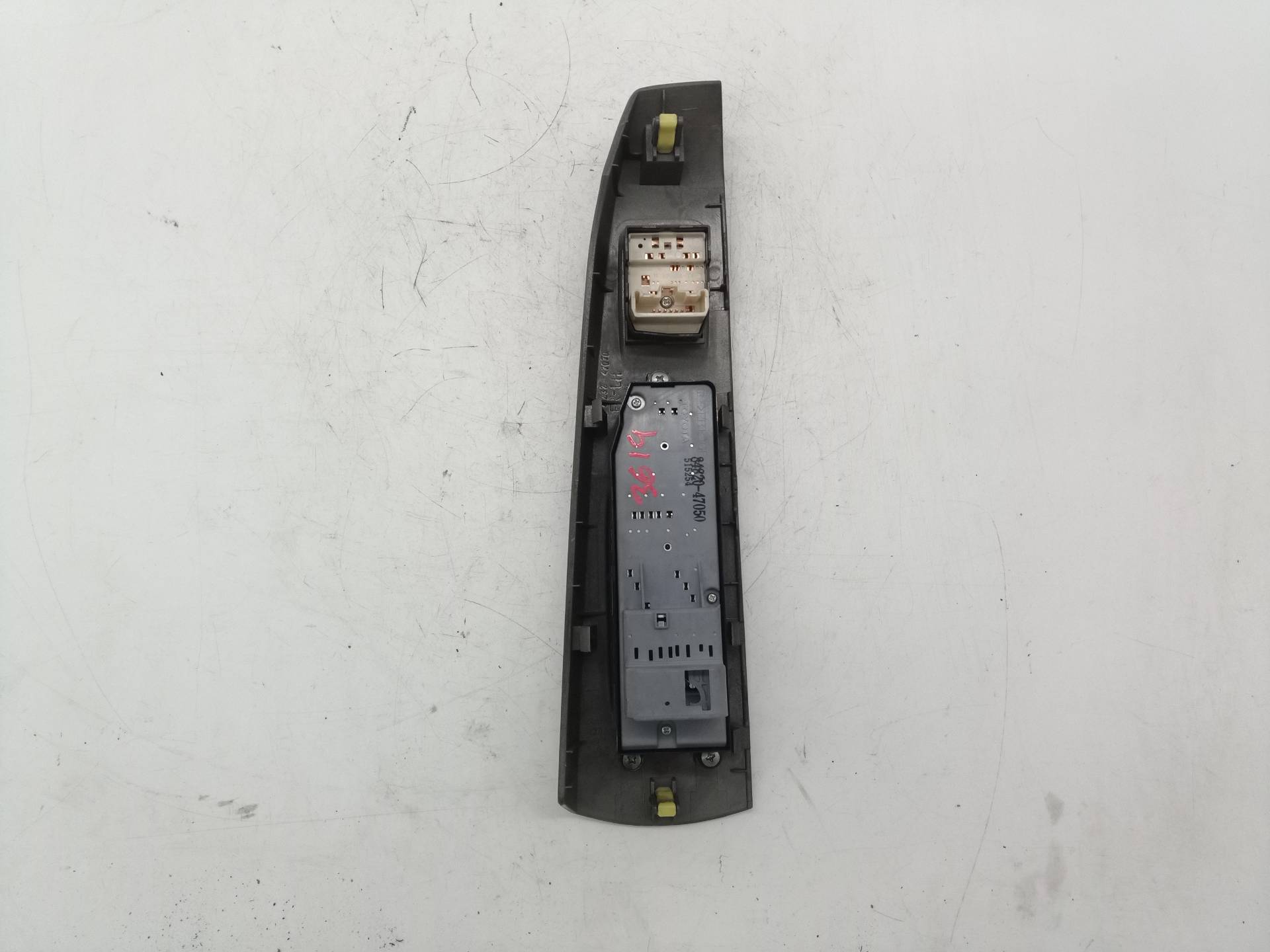 8482047050 MANDO ELEVALUNAS DELANTERO IZQUIERDO TOYOTA PRIUS 2006 23388 devimagesvext/08283e45-1ba6-4c70-9a92-5b0ff35685bb/migcrv/imagenes/000/000/441/000000441294.jpeg