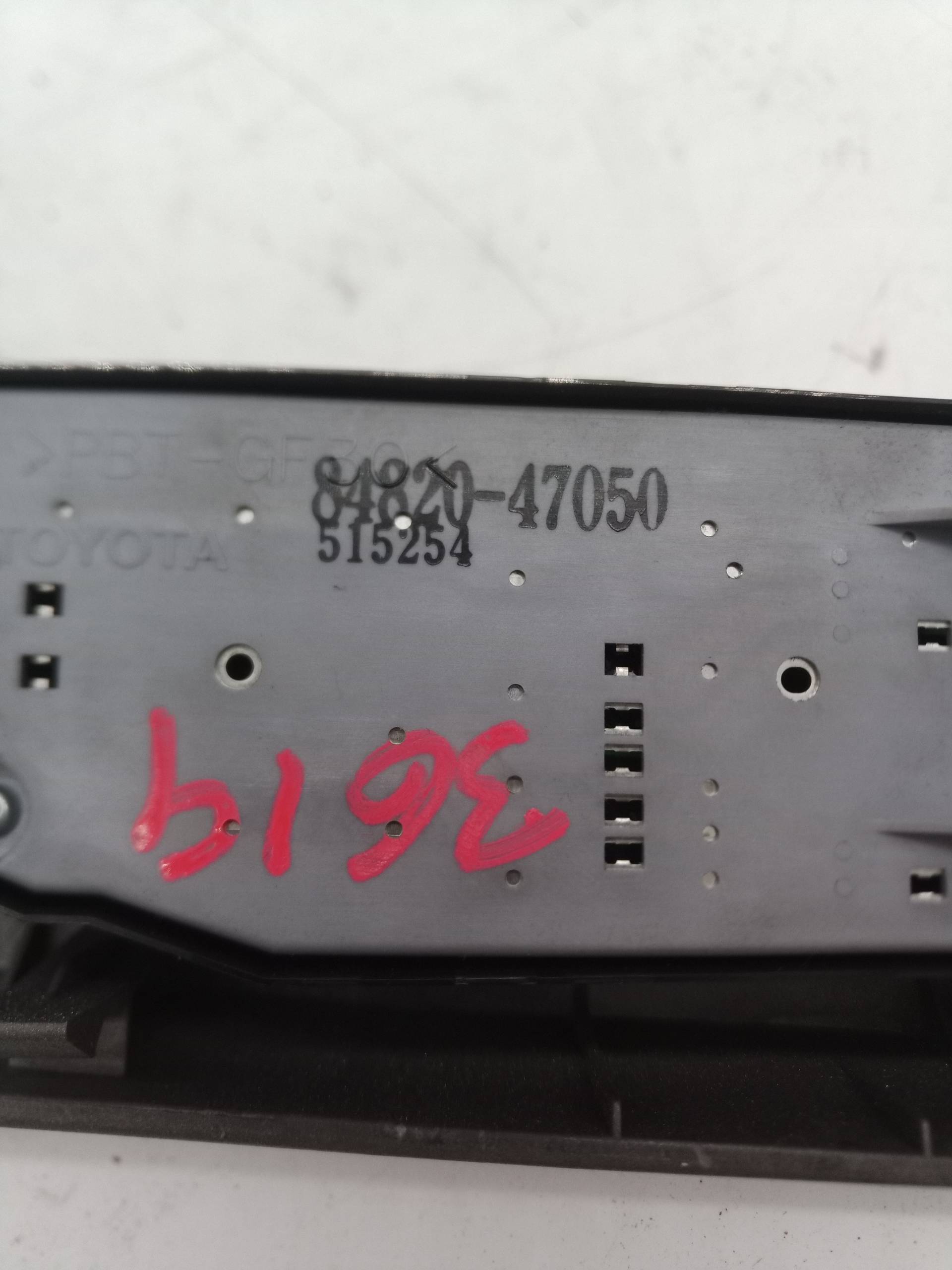 8482047050 MANDO ELEVALUNAS DELANTERO IZQUIERDO TOYOTA PRIUS 2006 23388 devimagesvext/08283e45-1ba6-4c70-9a92-5b0ff35685bb/migcrv/imagenes/000/000/441/000000441296.jpeg