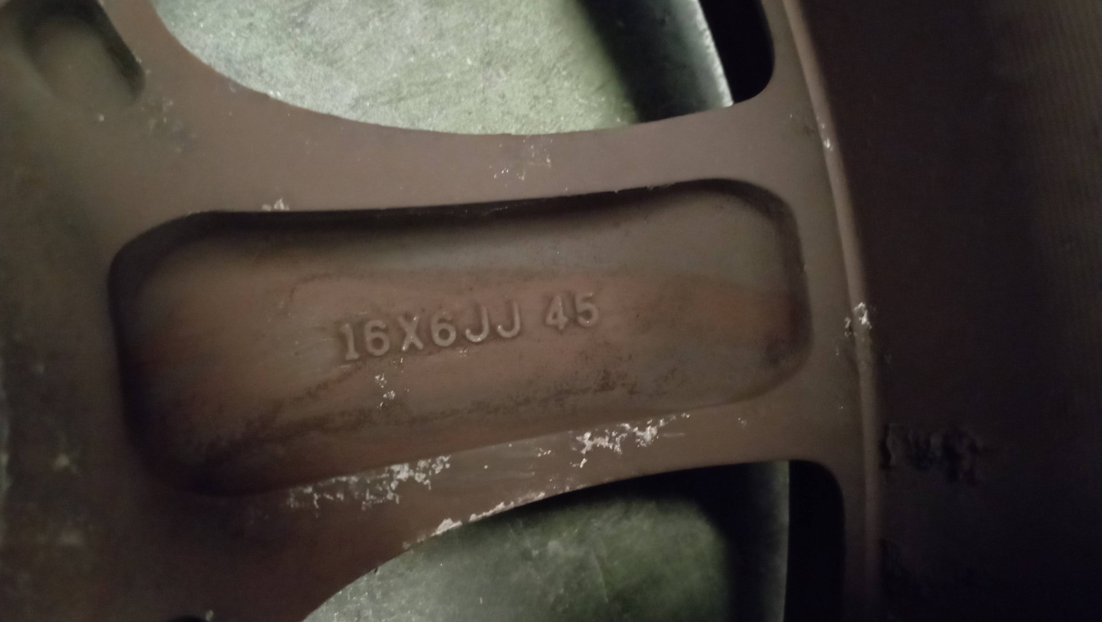 R16 LLANTA TOYOTA PRIUS 2006 31174 devimagesvext/08283e45-1ba6-4c70-9a92-5b0ff35685bb/migcrv/imagenes/000/000/447/000000447980.jpeg