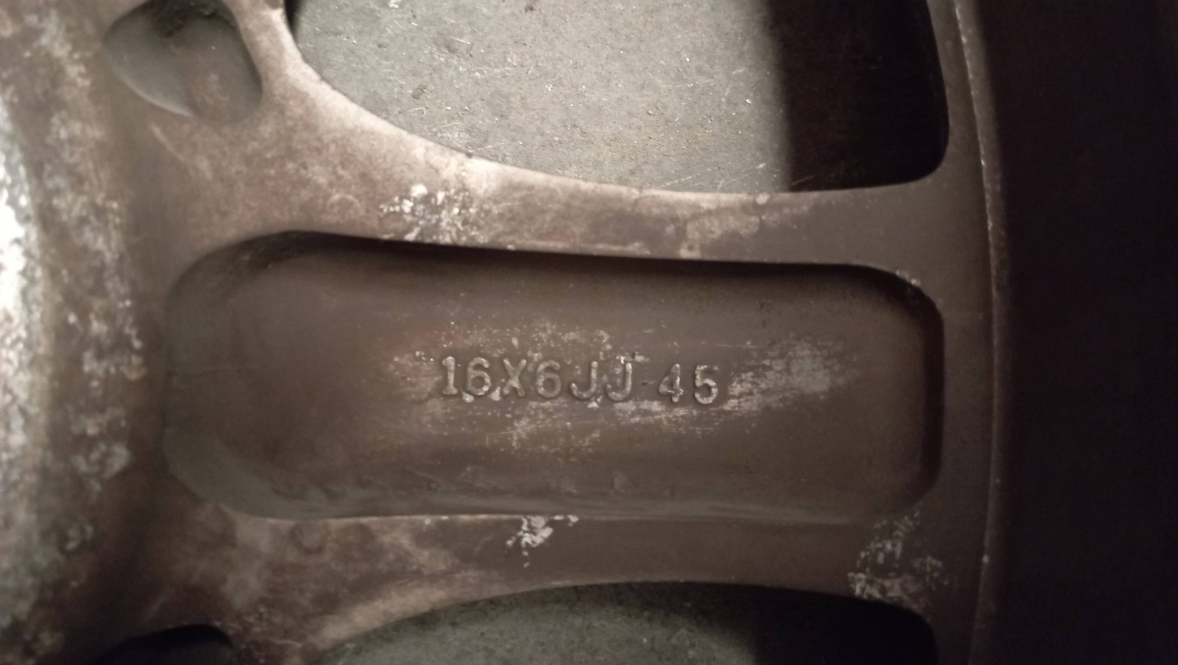 R16 LLANTA TOYOTA PRIUS 2006 31171 devimagesvext/08283e45-1ba6-4c70-9a92-5b0ff35685bb/migcrv/imagenes/000/000/448/000000448162.jpeg