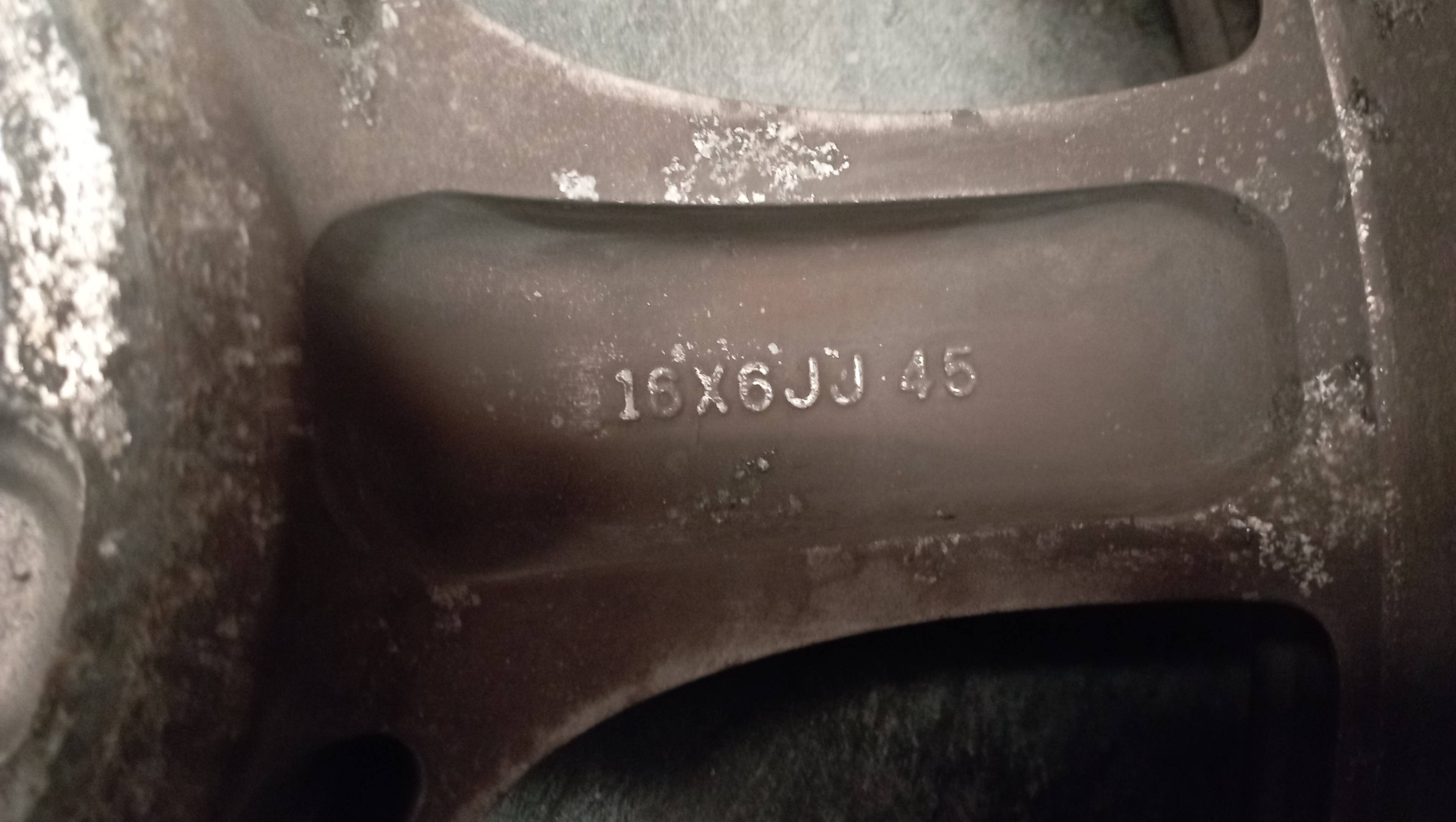 R16 LLANTA TOYOTA PRIUS 2006 31173 devimagesvext/08283e45-1ba6-4c70-9a92-5b0ff35685bb/migcrv/imagenes/000/000/448/000000448166.jpeg