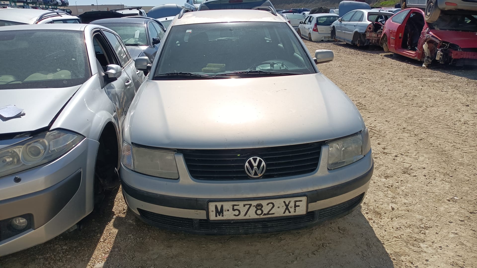 084411516RF  VOLKSWAGEN PASSAT BERLINA 1999 14909 devimagesvext/08283e45-1ba6-4c70-9a92-5b0ff35685bb/migcrv/imagenes/000/000/449/000000449202.jpeg