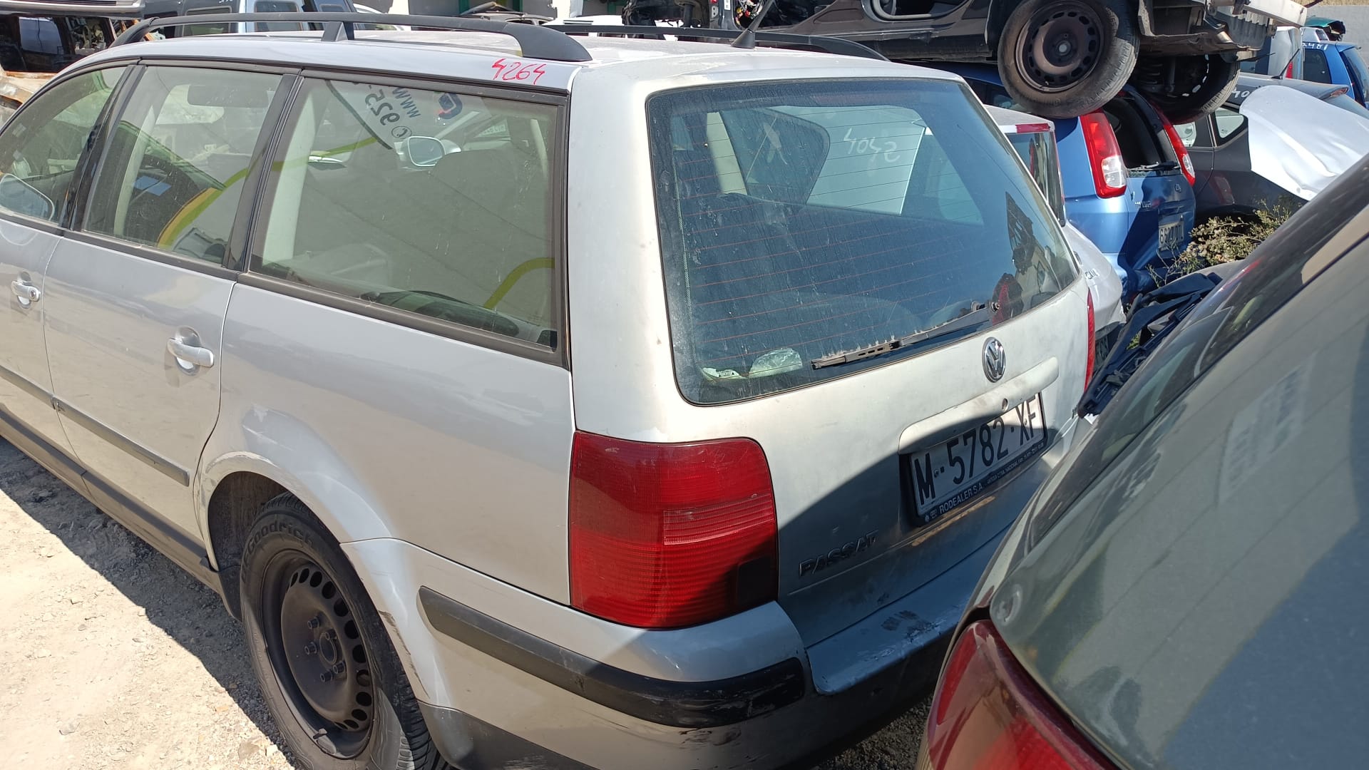 084411516RF  VOLKSWAGEN PASSAT BERLINA 1999 14909 devimagesvext/08283e45-1ba6-4c70-9a92-5b0ff35685bb/migcrv/imagenes/000/000/449/000000449212.jpeg