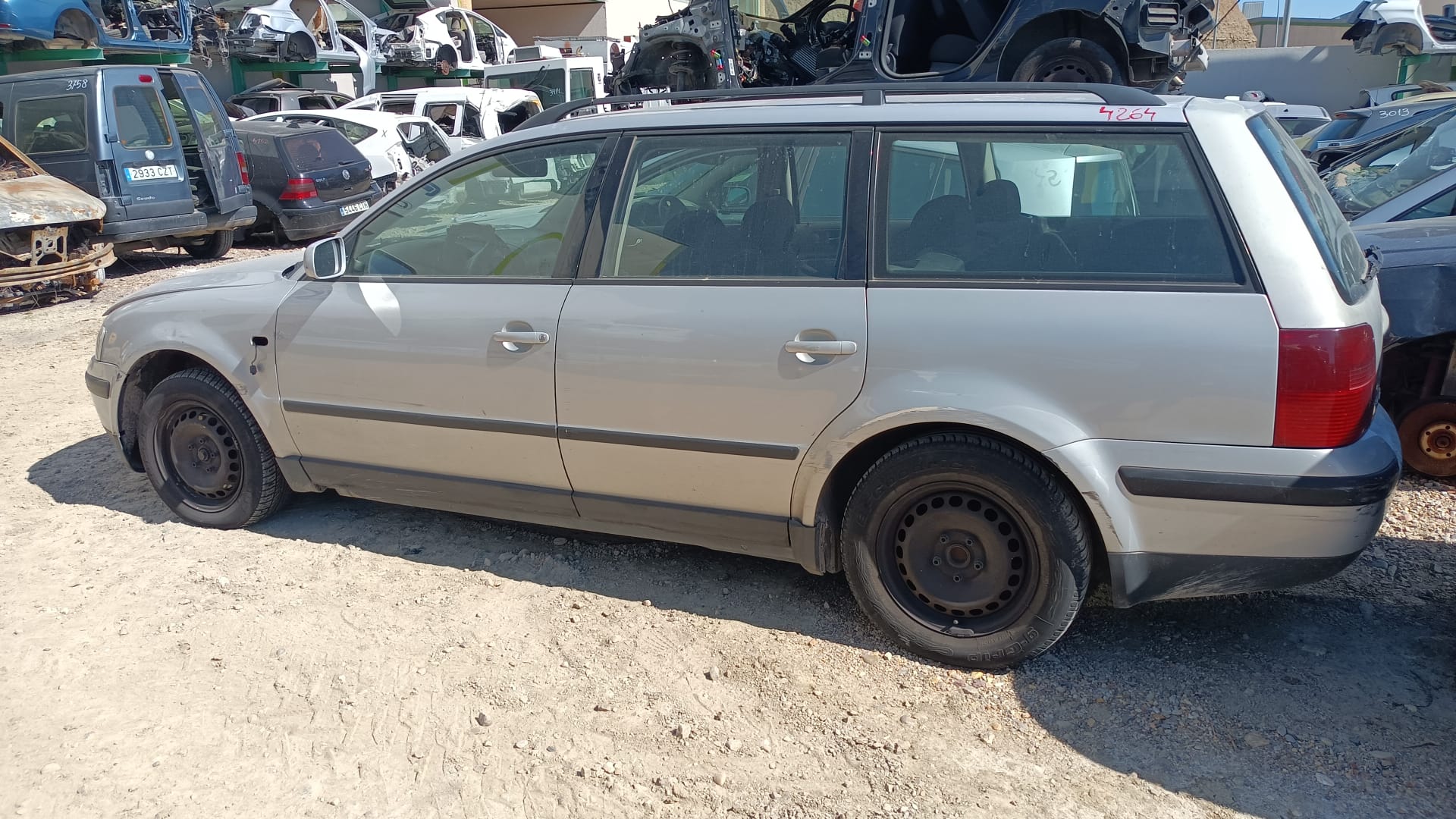 084411516RF  VOLKSWAGEN PASSAT BERLINA 1999 14909 devimagesvext/08283e45-1ba6-4c70-9a92-5b0ff35685bb/migcrv/imagenes/000/000/449/000000449216.jpeg