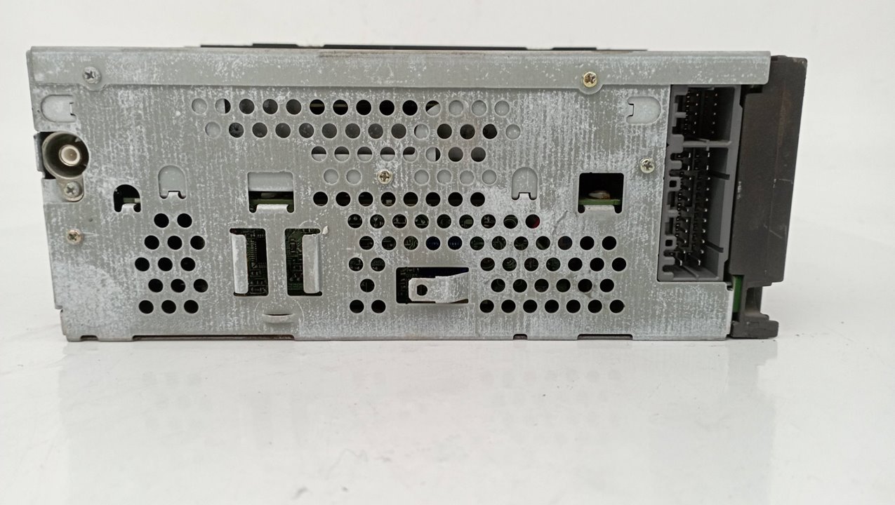 P05064385AF SISTEMA AUDIO RADIO CD CHRYSLER VOYAGER 2003 22763 devimagesvext/08283e45-1ba6-4c70-9a92-5b0ff35685bb/migcrv/imagenes/000/000/456/000000456900.jpeg
