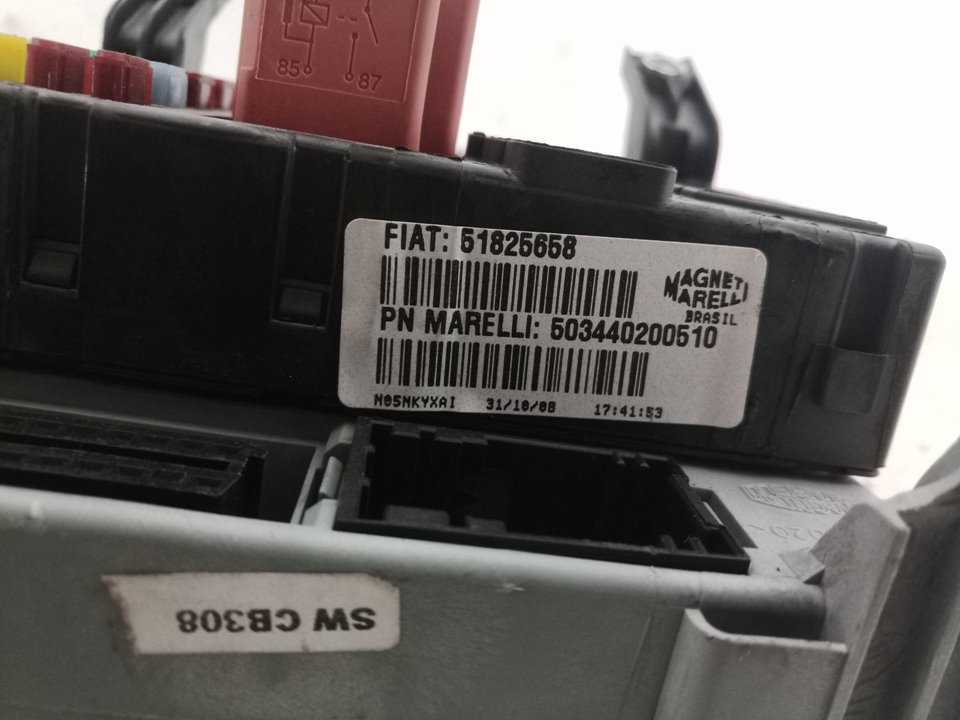 51825658 CAJA RELES FUSIBLES FIAT LINEA 2010 18467 devimagesvext/08283e45-1ba6-4c70-9a92-5b0ff35685bb/migcrv/imagenes/000/000/468/000000468360.jpeg