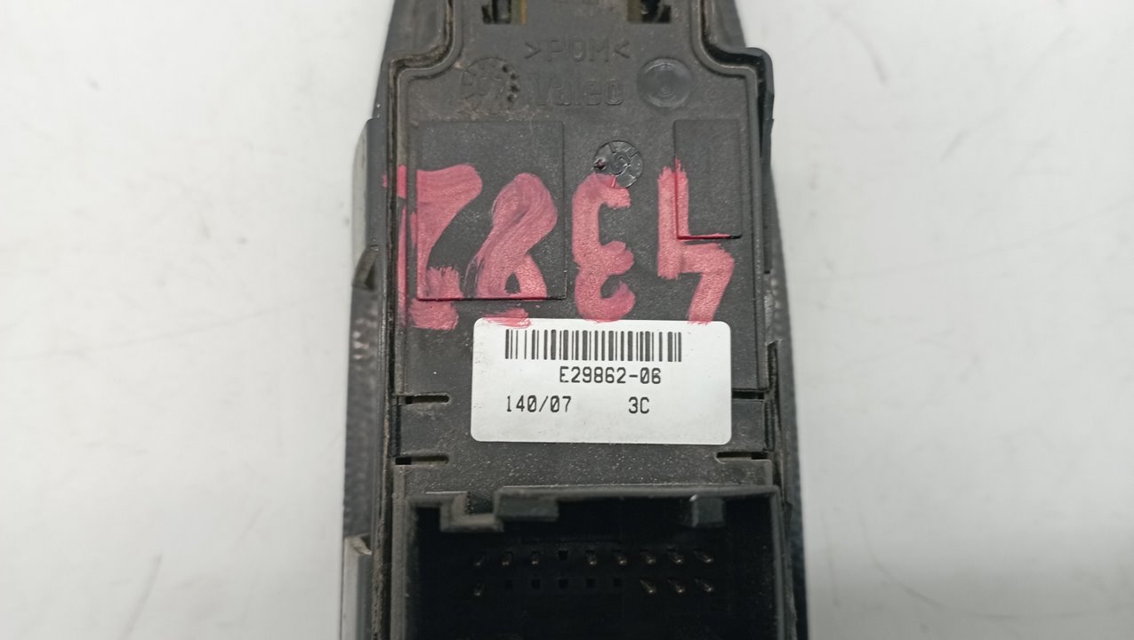 E2986206 MANDO ELEVALUNAS DELANTERO IZQUIERDO CITROEN JUMPY 2008 23177 devimagesvext/08283e45-1ba6-4c70-9a92-5b0ff35685bb/migcrv/imagenes/000/000/482/000000482652.jpeg