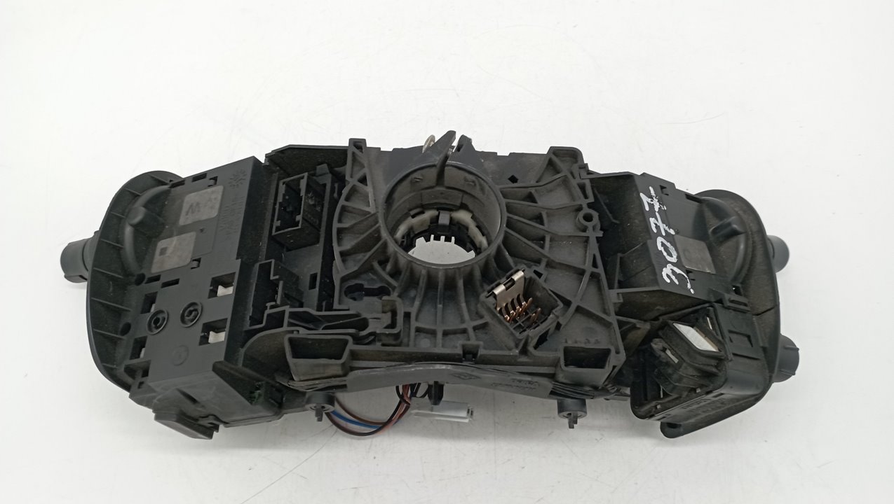 7701060399 MANDO MULTIFUNCION PEUGEOT 406 BERLINA 2000 23682 devimagesvext/08283e45-1ba6-4c70-9a92-5b0ff35685bb/migcrv/imagenes/000/000/486/000000486970.jpeg