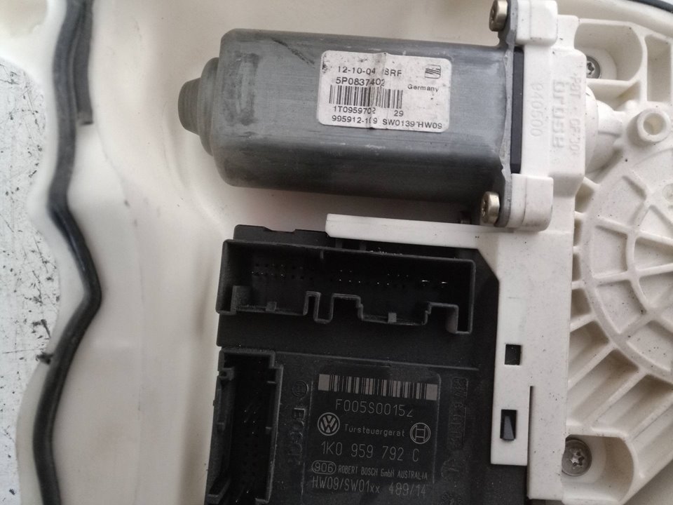 1K0959792C ELEVALUNAS DELANTERO DERECHO SEAT ALTEA 2005 29788 devimagesvext/08283e45-1ba6-4c70-9a92-5b0ff35685bb/migcrv/imagenes/000/000/493/000000493426.jpeg