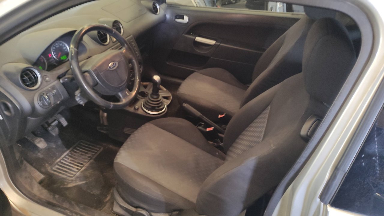 SIN DEFINIR PILOTO TRASERO DERECHO FORD FIESTA 2005 31501 devimagesvext/08283e45-1ba6-4c70-9a92-5b0ff35685bb/migcrv/imagenes/000/000/497/000000497896.jpeg