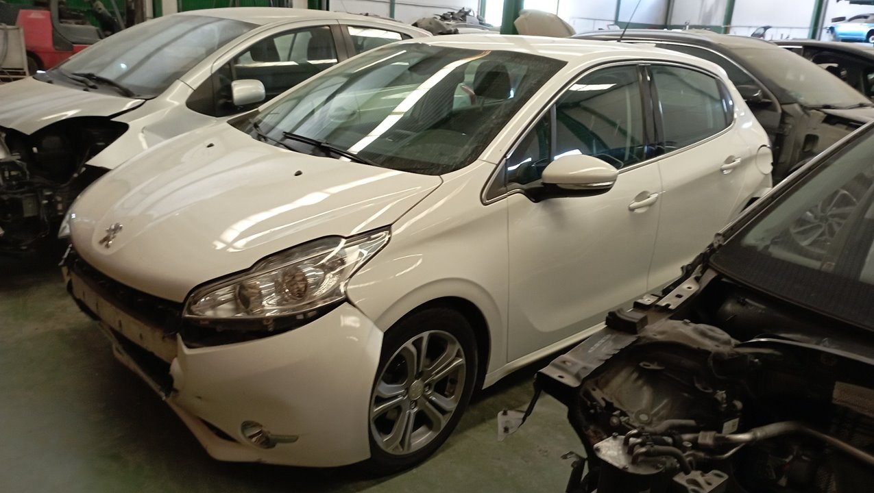 SIN DEFINIR BANDEJA TRASERA PEUGEOT 208 2012 26312 devimagesvext/08283e45-1ba6-4c70-9a92-5b0ff35685bb/migcrv/imagenes/000/000/498/000000498588.jpeg